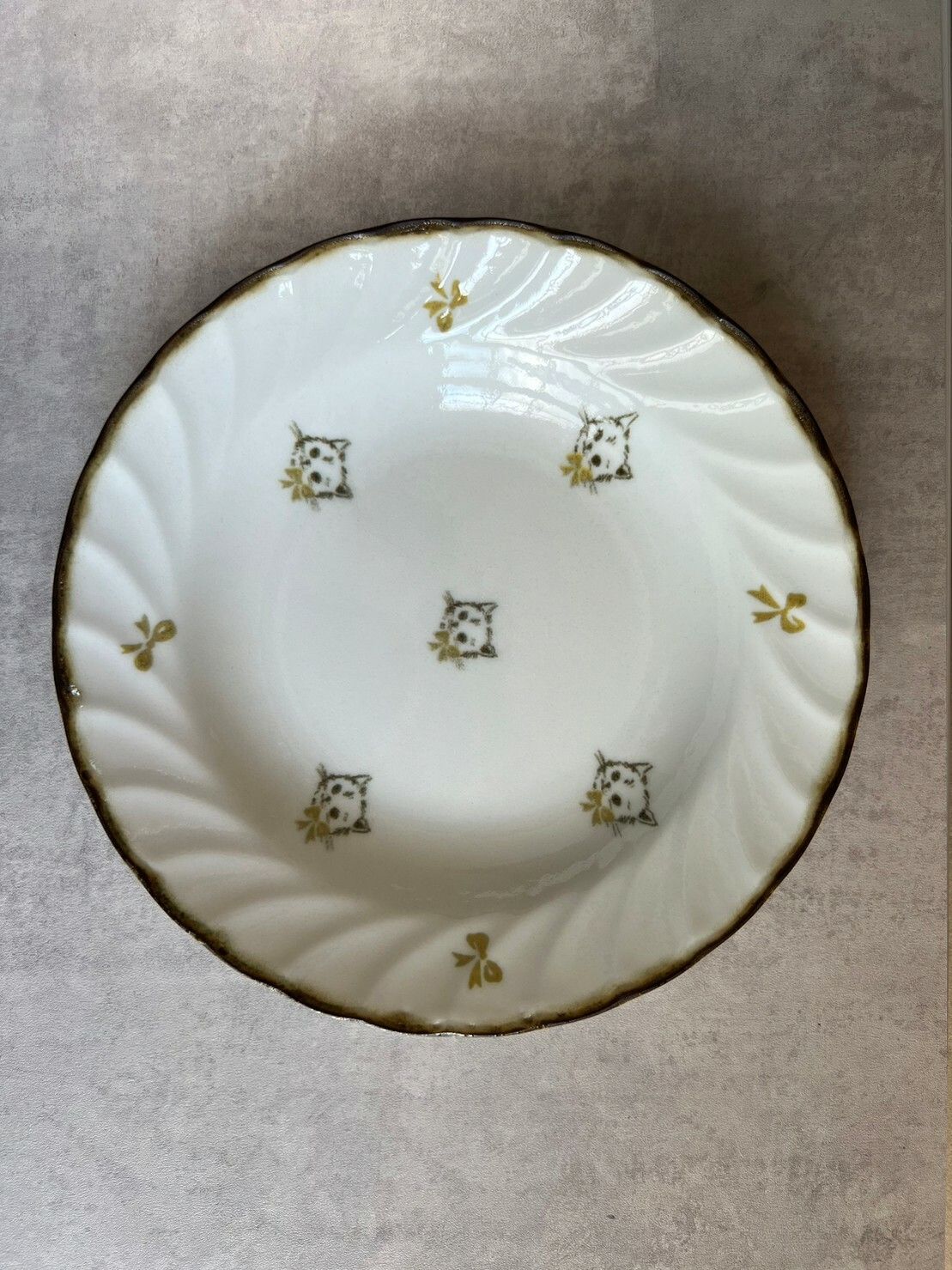 日本製 美濃燒 蝴蝶結貓咪盤