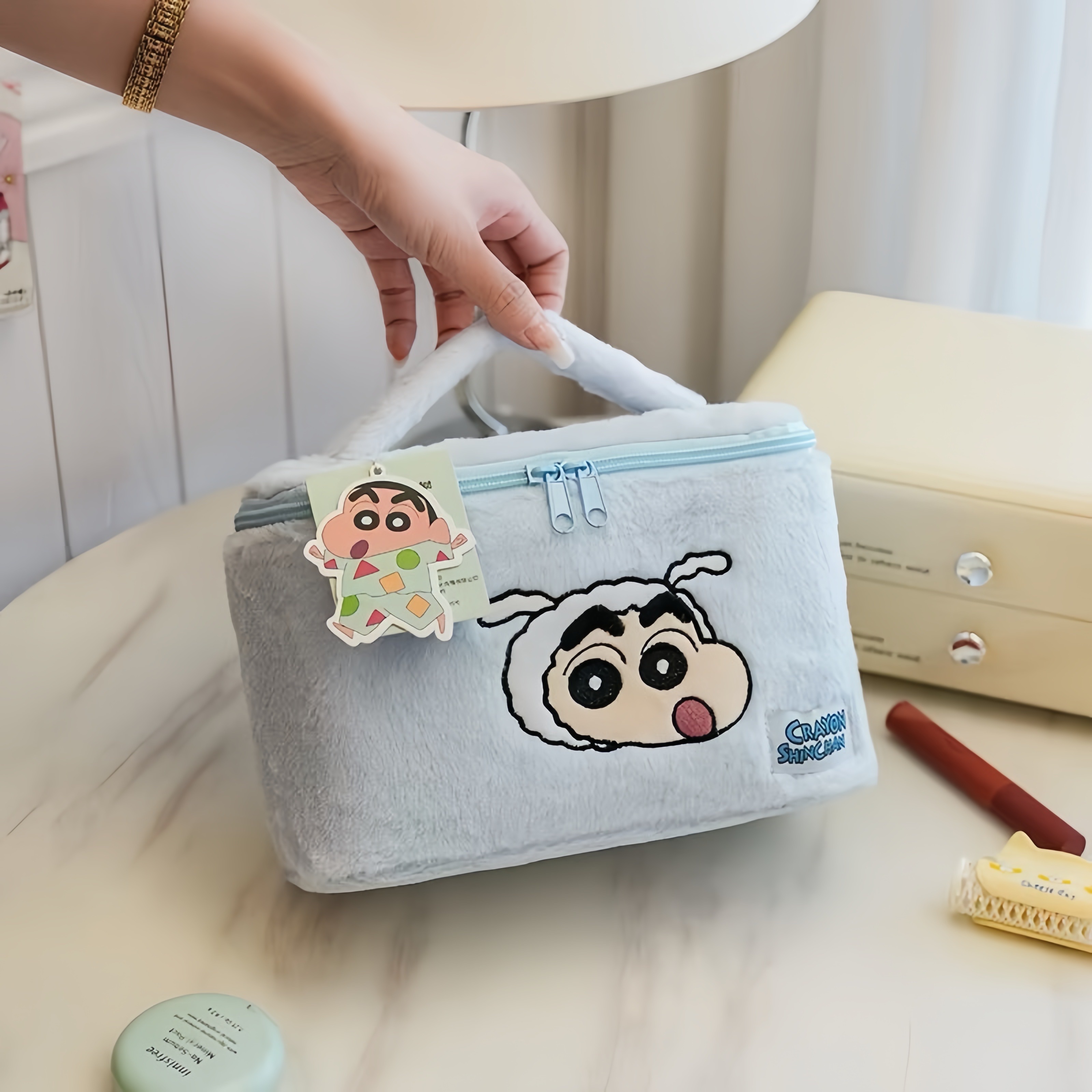 正版授權蠟筆小新毛絨化妝包
