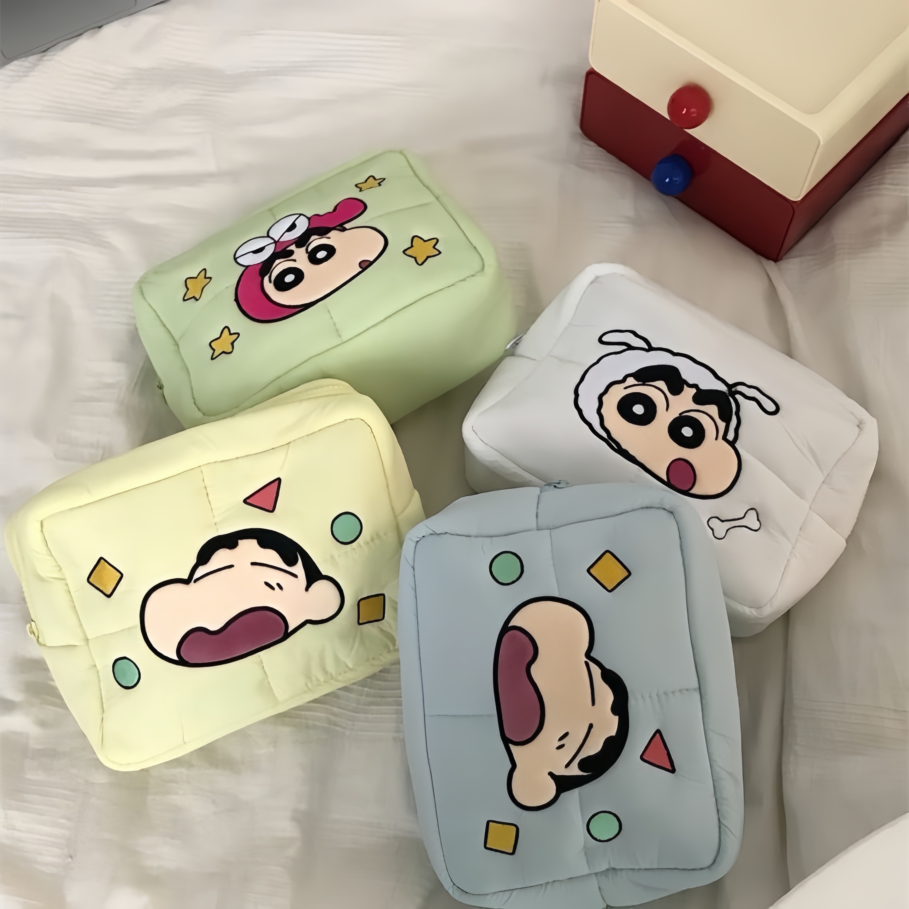 正版授權蠟筆小新大容量化妝包