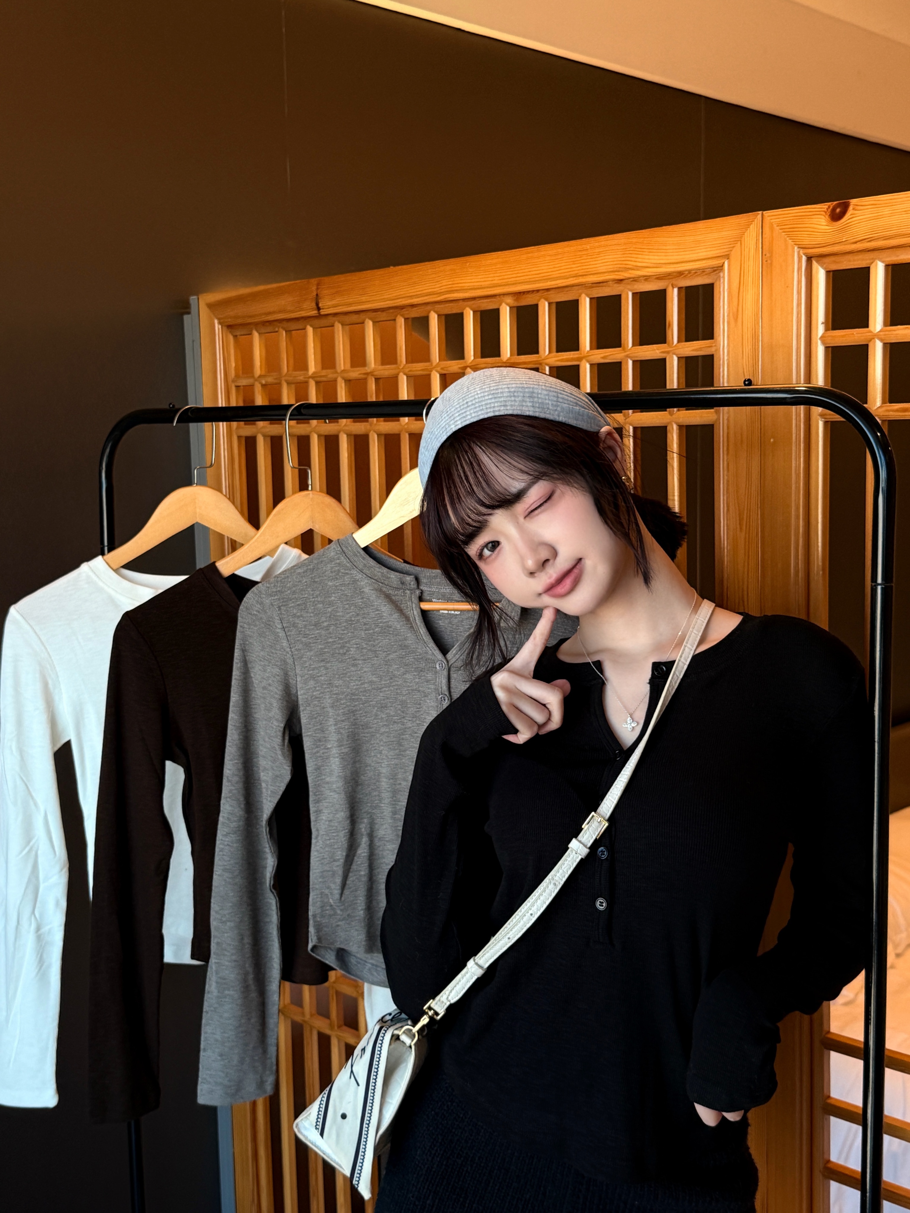 現貨V領鈕扣修身上衣