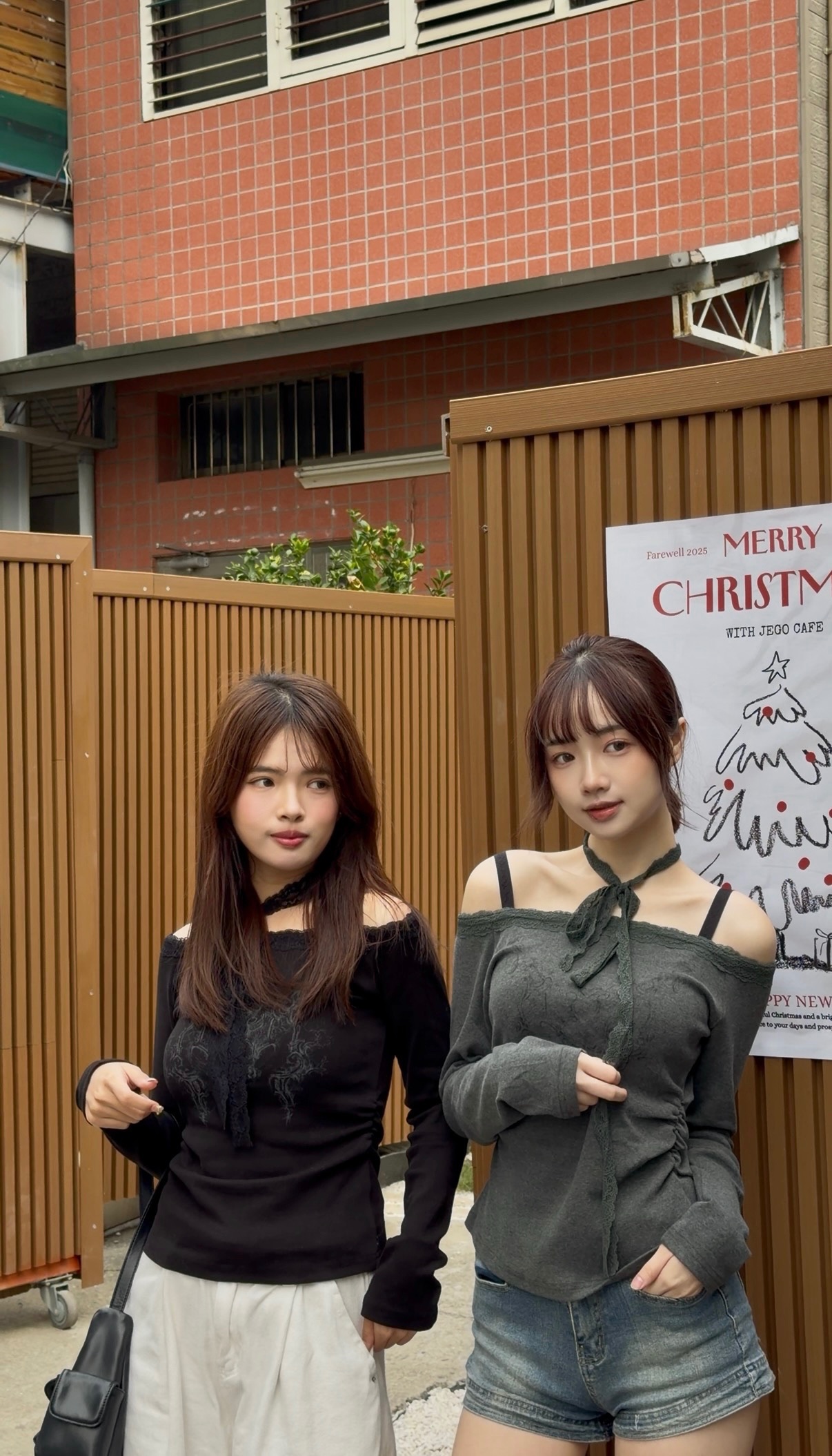 現貨秒出純慾辣妹必收斜肩上衣（附蕾絲綁帶）