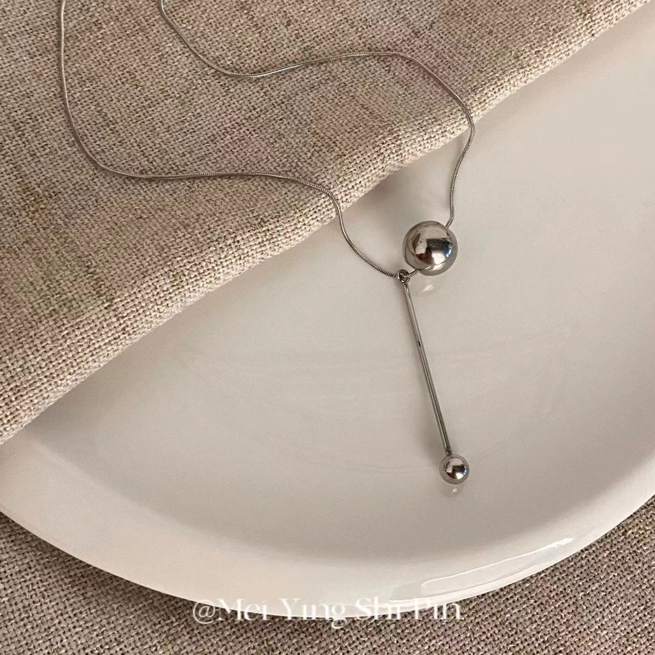 🧤DD沒有D🧤垂墜星球｜✶現貨✶ 高級感 銀色 百搭 小眾 球體 垂墜 細鍊 鎖骨鏈 項鍊