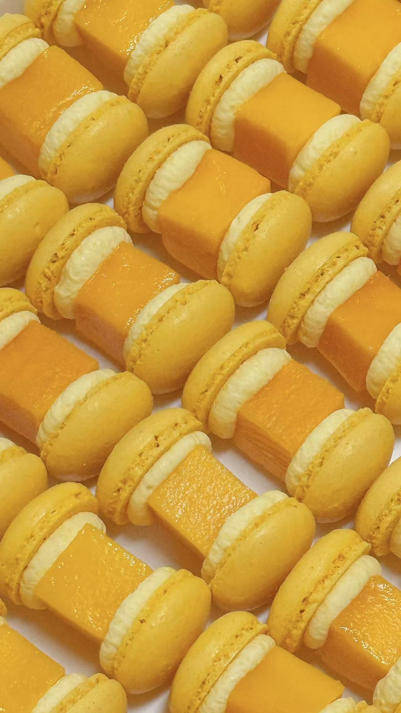 一口芒果馬卡龍 ● 一口就咬到夏天