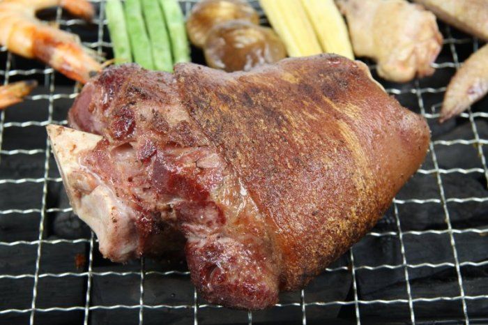 【中秋烤肉食材】來點不一樣的~烤德國豬腳（1顆）/約730g±3%