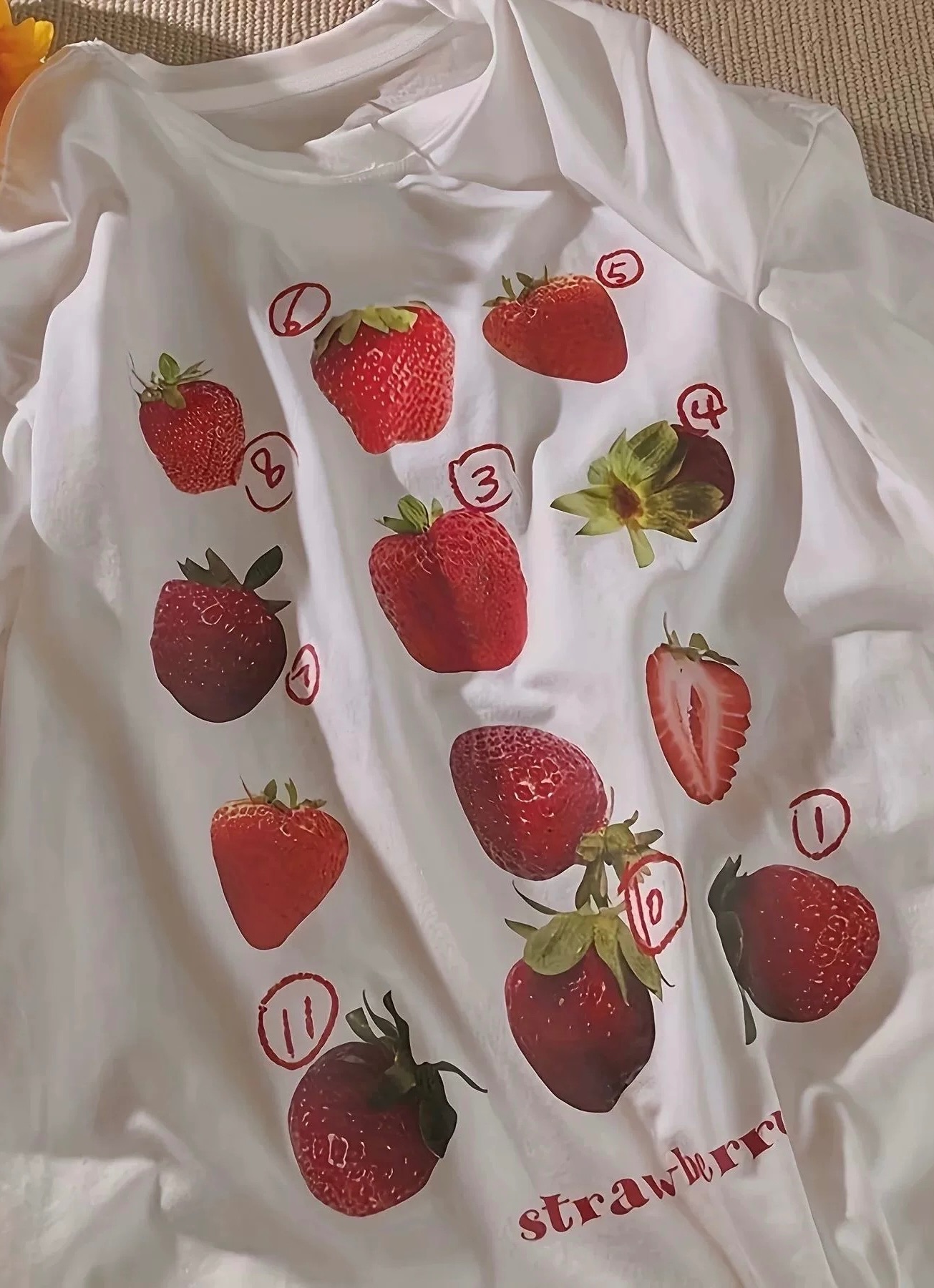 草莓T-shirt