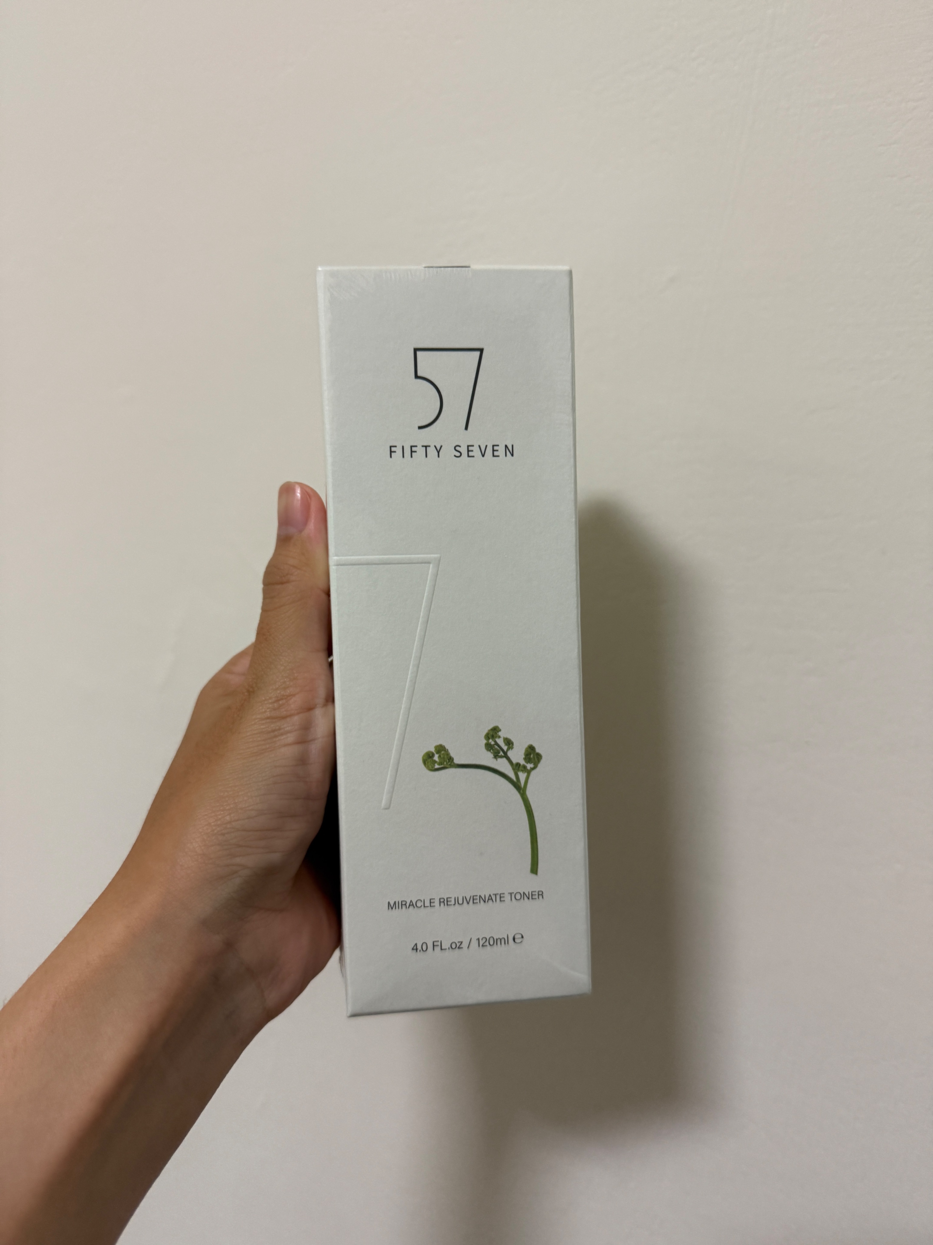奇肌煥顏水