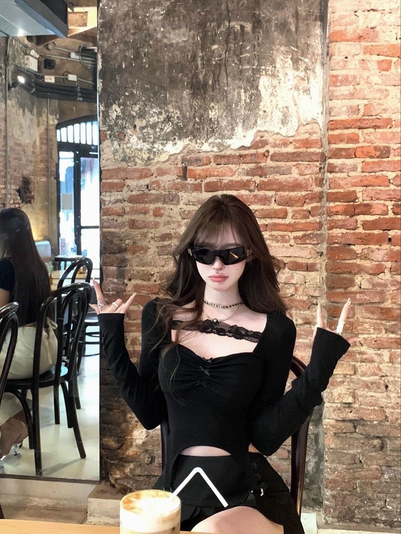 蝴蝶結蕾絲短版上衣