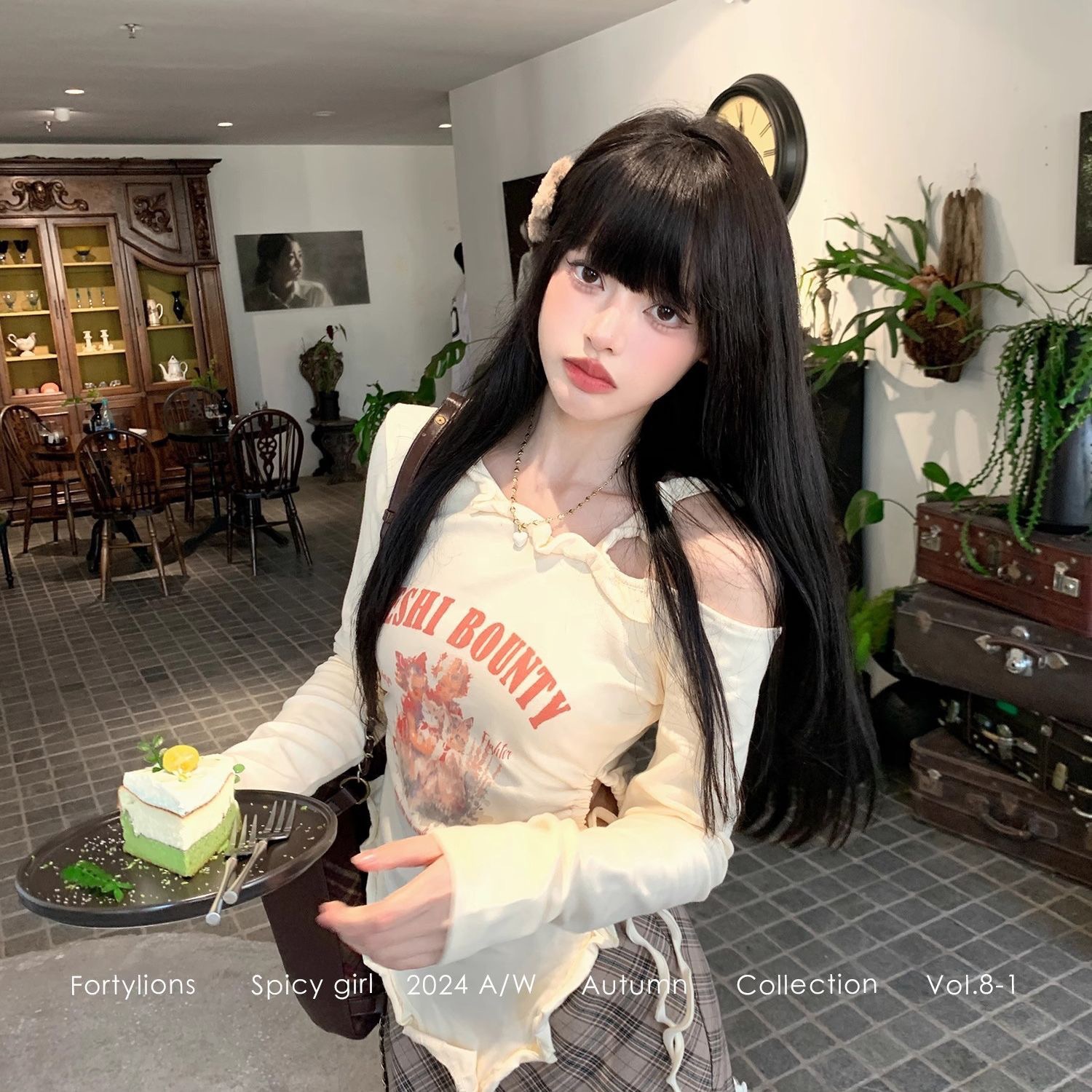 花邊露肩長袖上衣