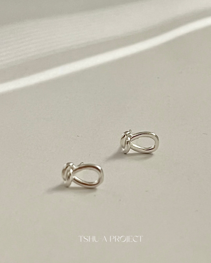 【現貨】柔結｜正韓925純銀橢圓繩結耳針耳環 TSHU-A PROJECT | 蔡計畫 韓國飾品