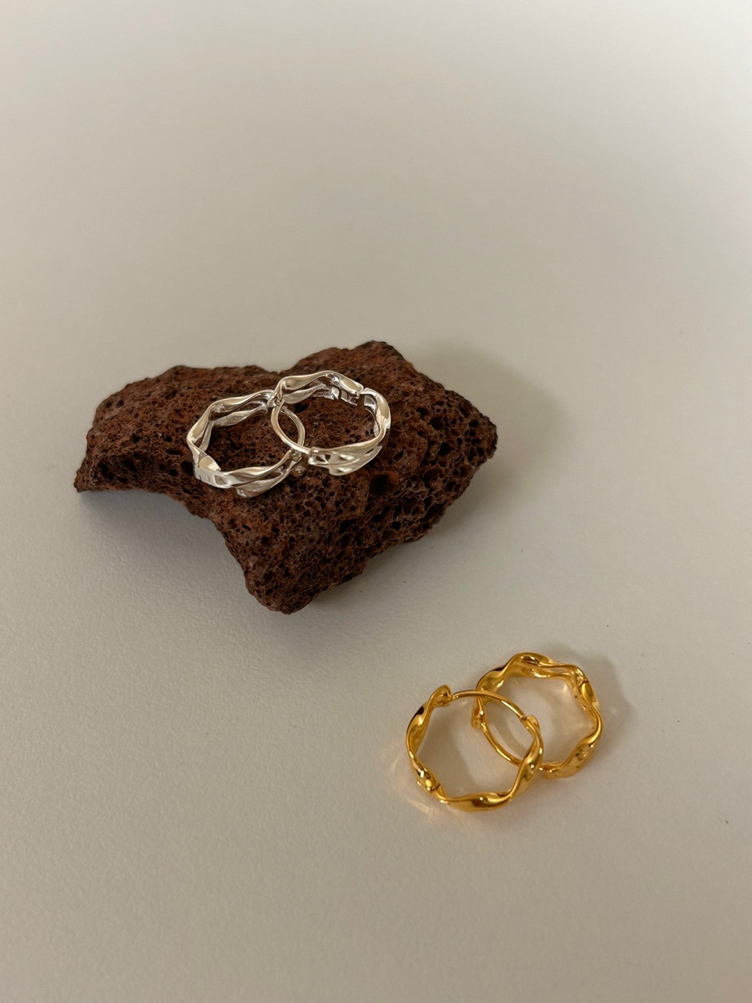 波湧｜正韓925純銀雙層波浪圓圈耳環 圈圈耳環 通體純銀 SHU-A PROJECT  |蔡計畫 韓國飾品