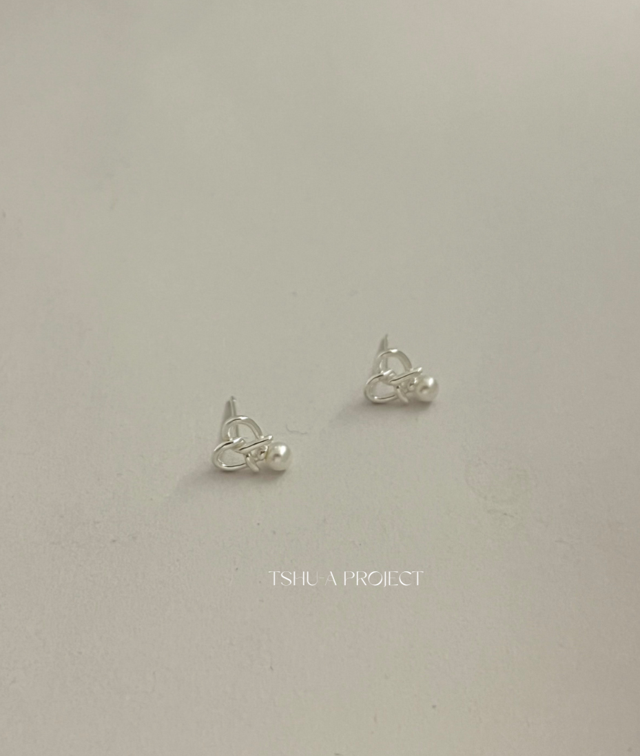 butterfly knot | 正韓925純銀蝴蝶餅乾墜珍珠耳針耳環TSHU-A PROJECT 蔡計畫 韓國飾品