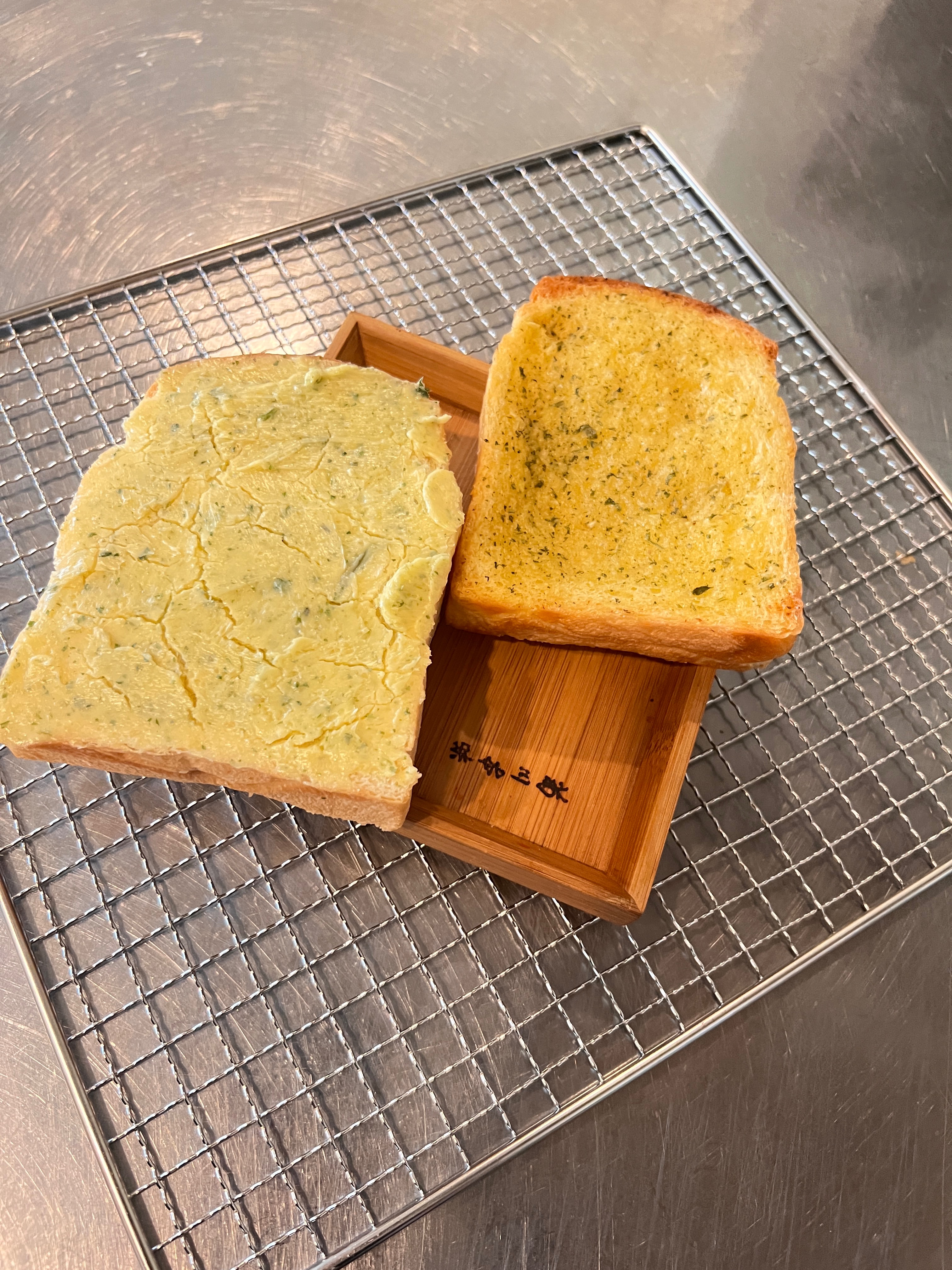 自製蒜香奶油厚片