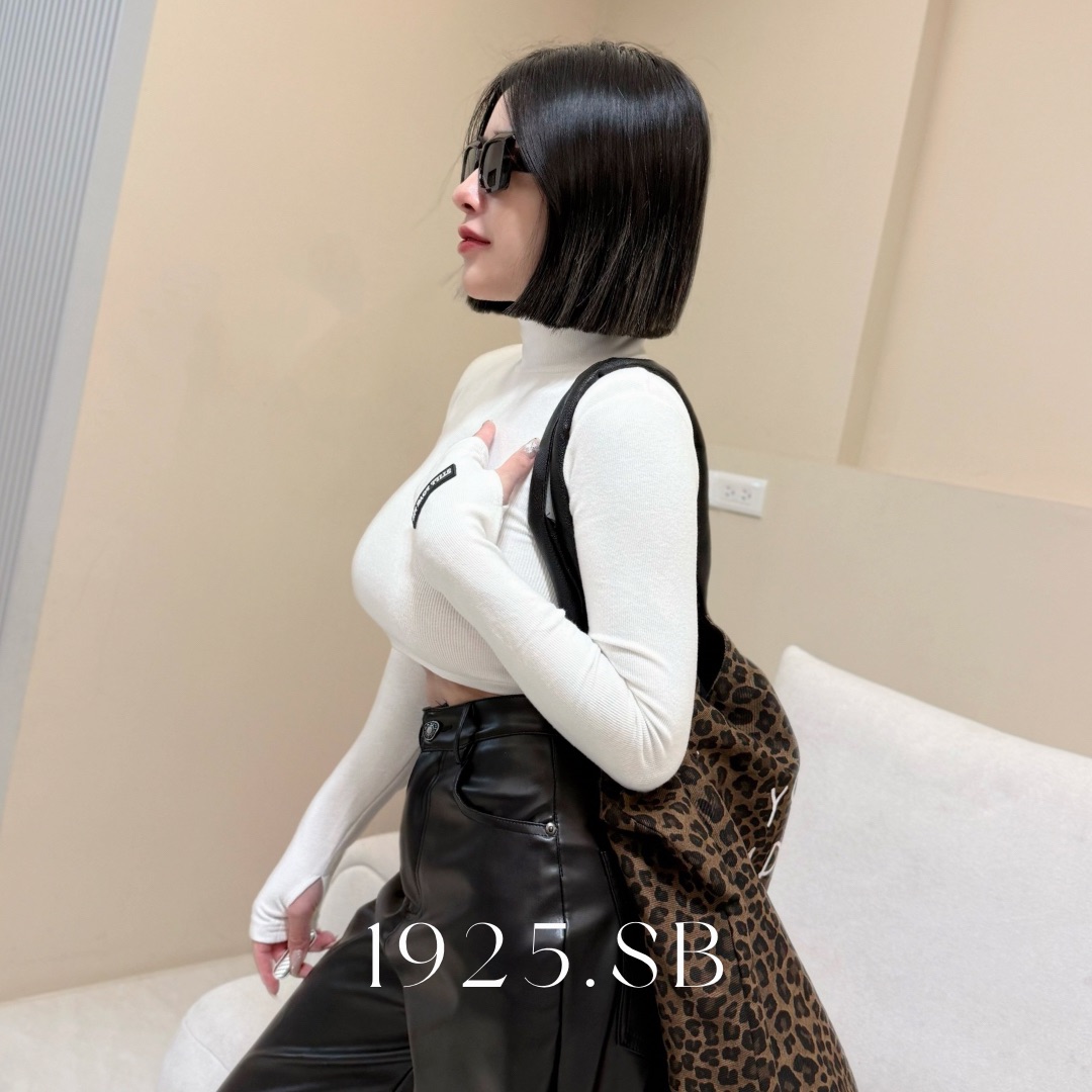 簡約高級白♥︎1925打底上衣