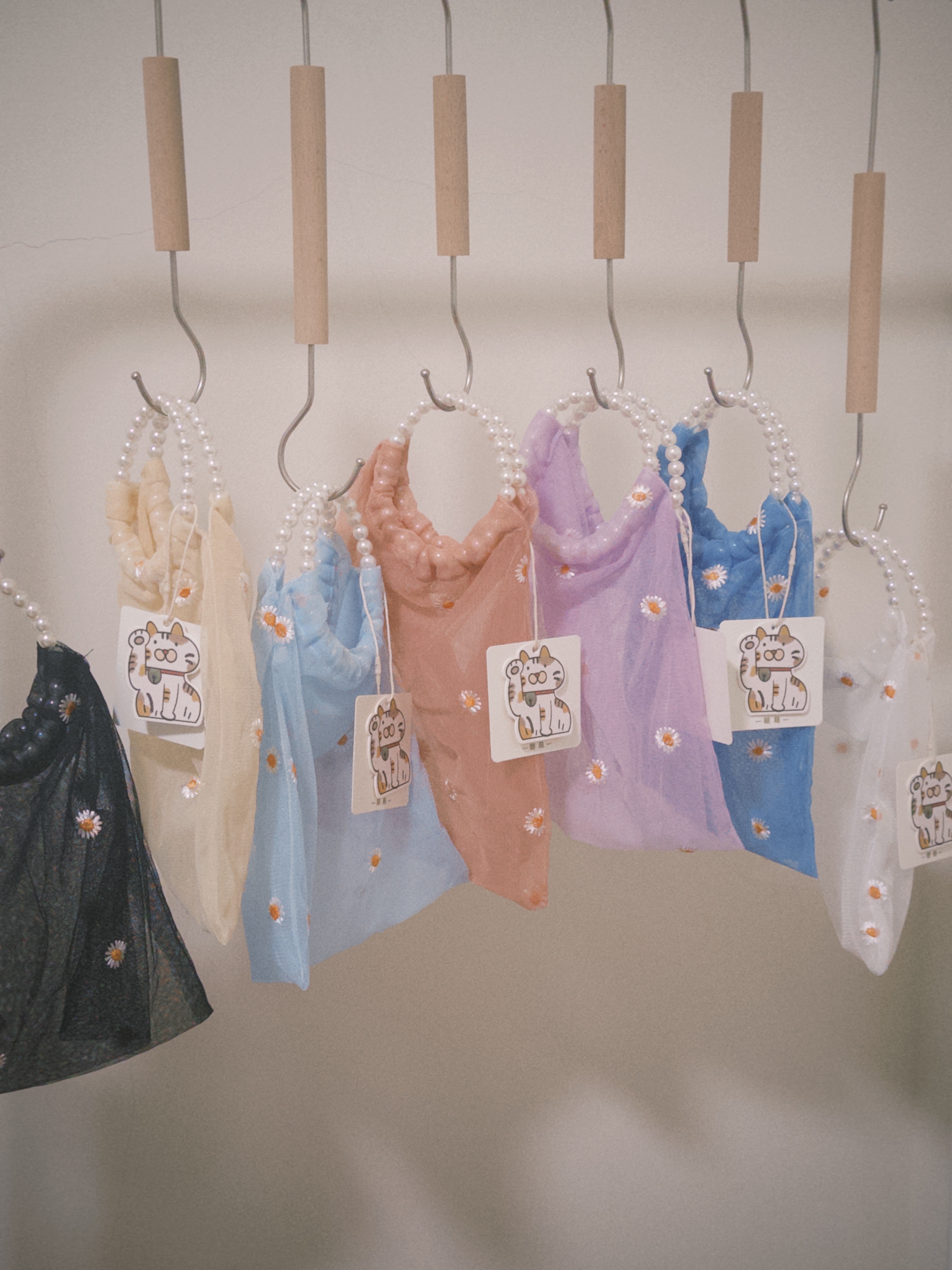 -珍珠蕾絲刺繡手提小袋-（售完為止）