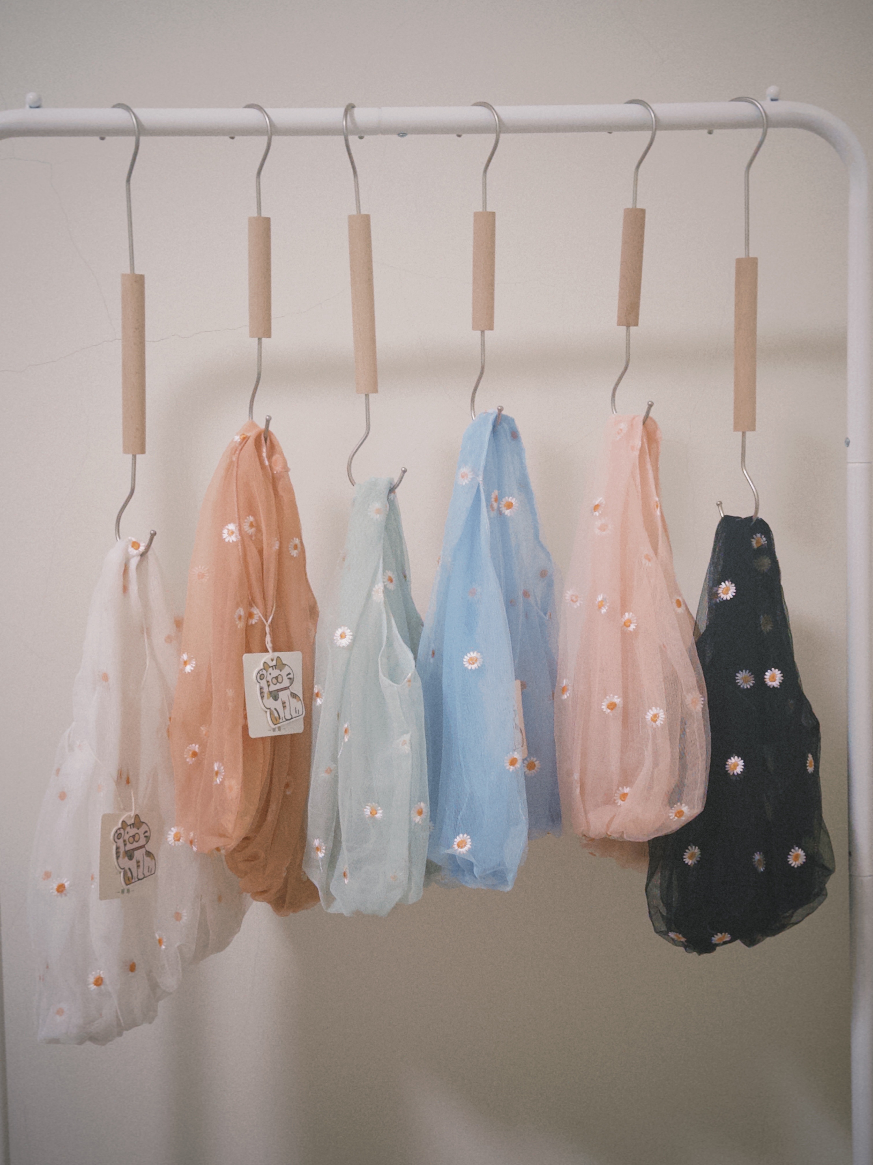 -蕾絲刺繡花花手提包-（售完為止）