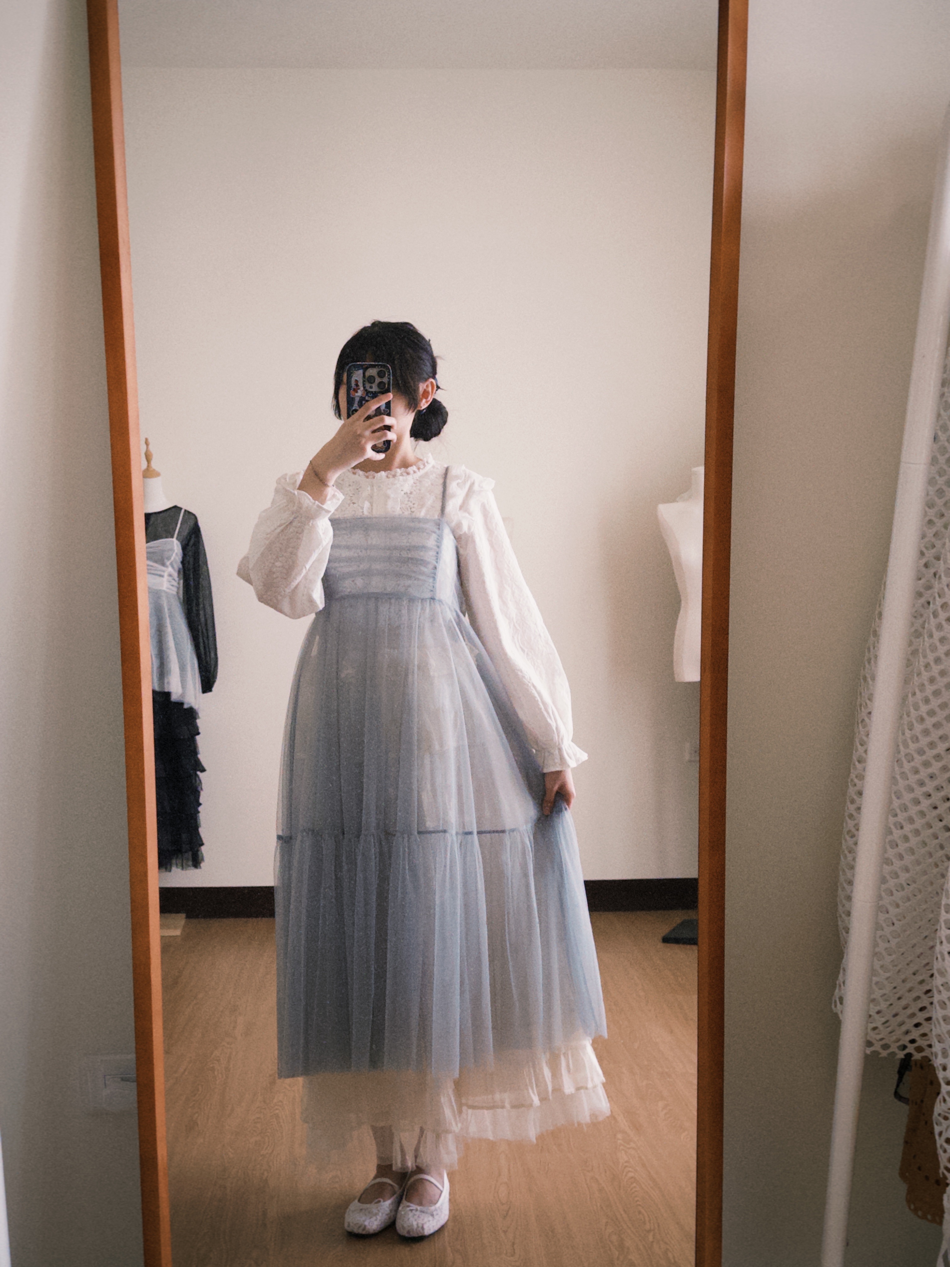 -限量甜夢-（胸前抓皺蕾絲外罩長洋裝