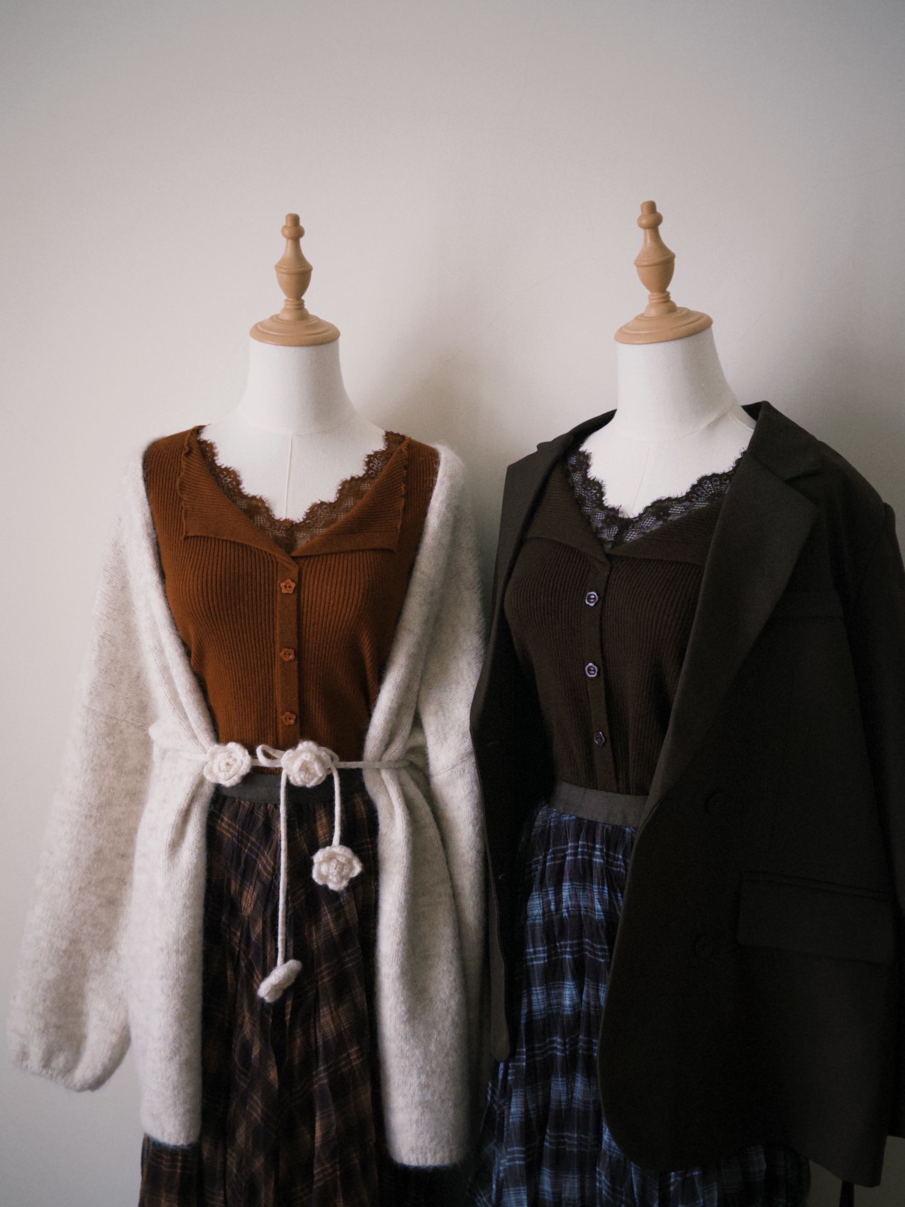 -溫柔濾鏡-（限量蕾絲拼接針織貼身小毛衣）