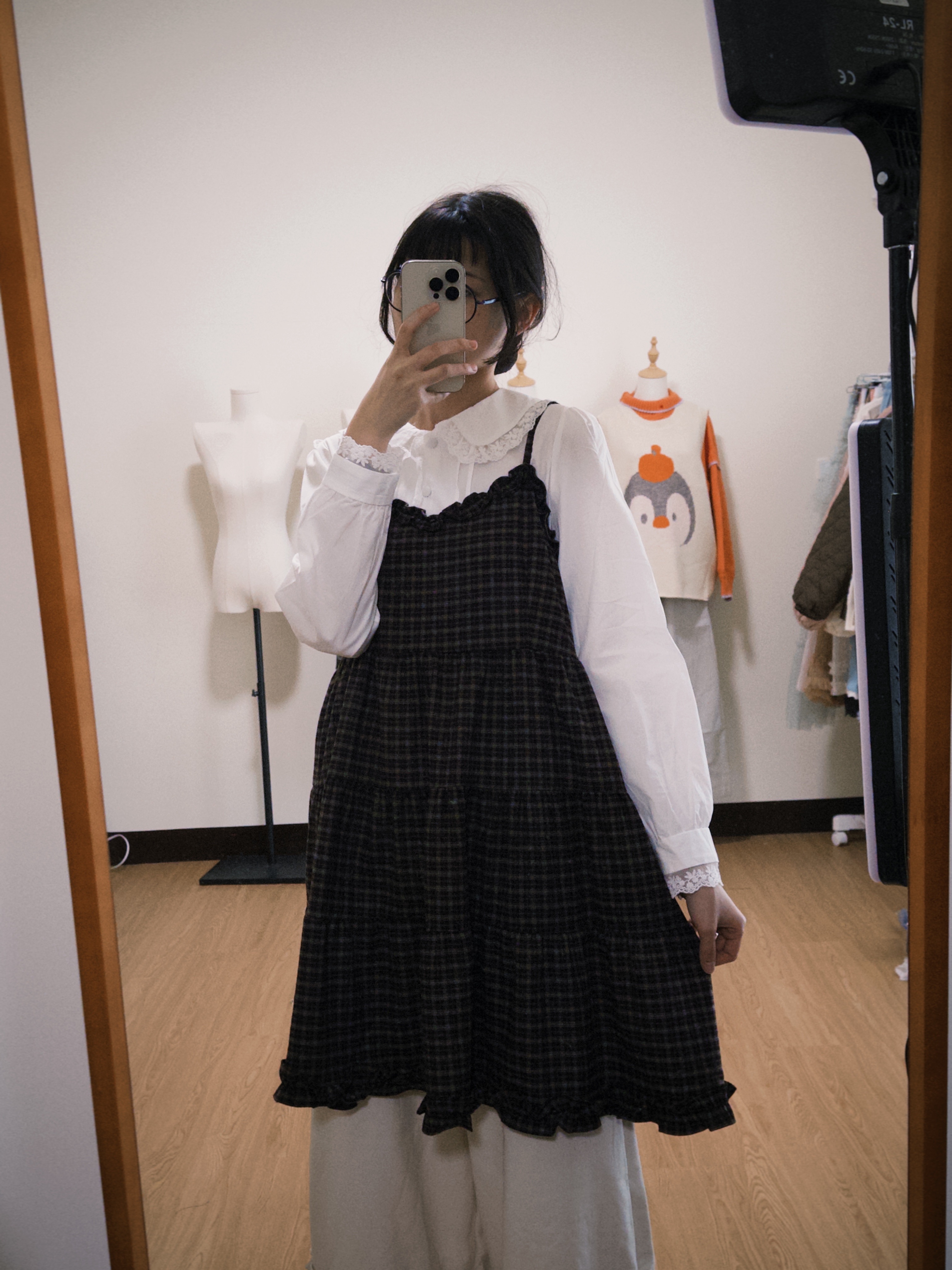 -白色貓頭鷹-（日系蕾絲拼接布扣小襯衫）