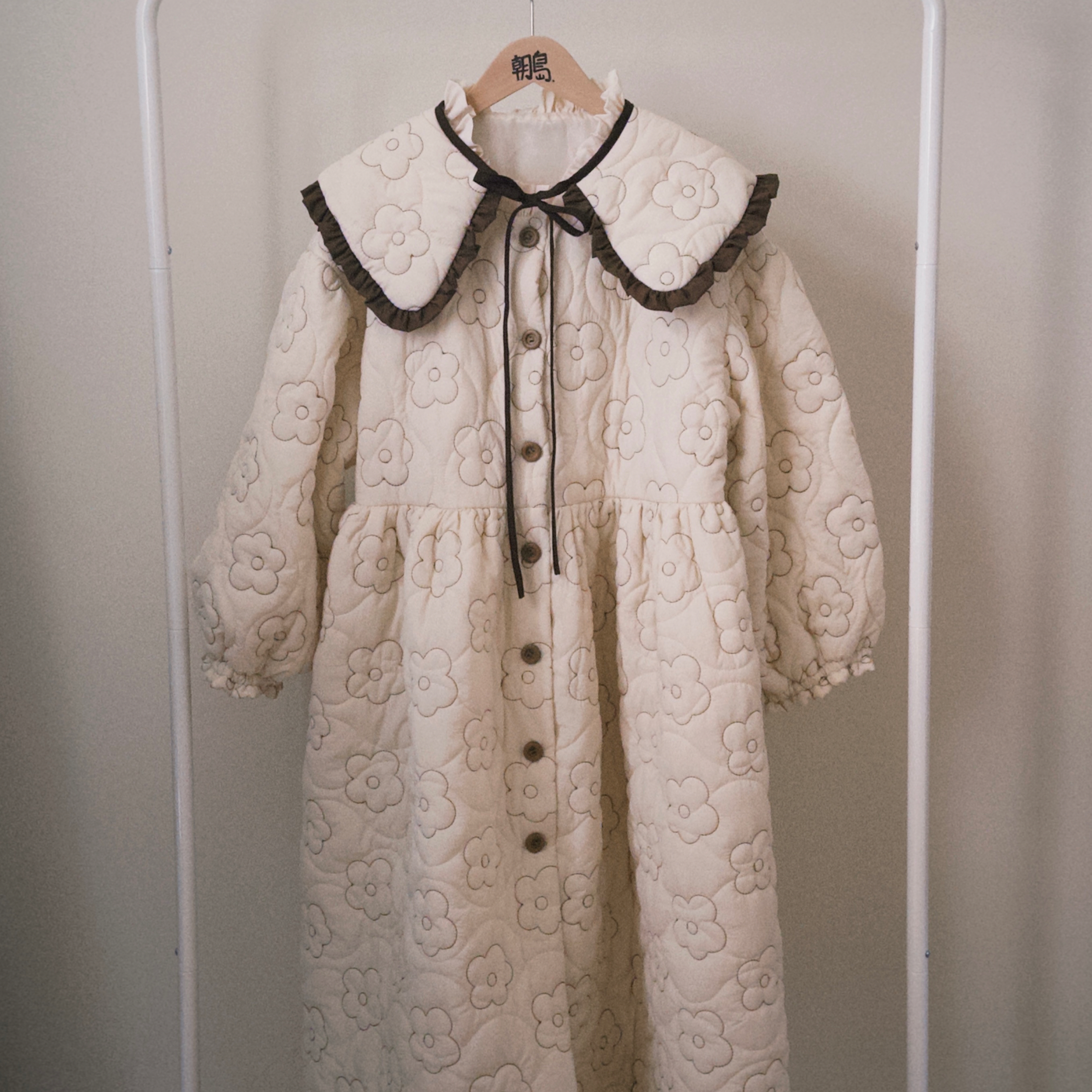 -大杯巧克力牛奶-（第二匹預購巧克力花鋪棉長袍洋裝外套）