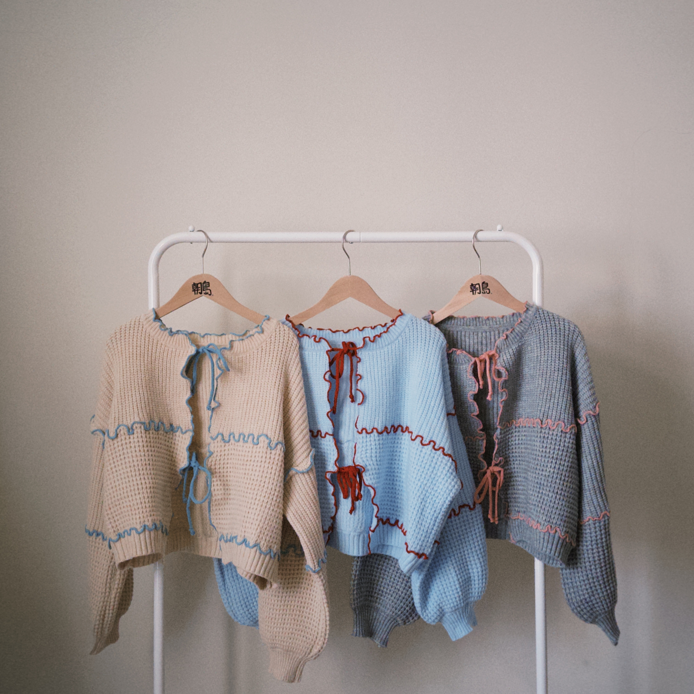 日系小資女孩系列-有線電話☎️-（撞色線條蝴蝶結短版開衫）