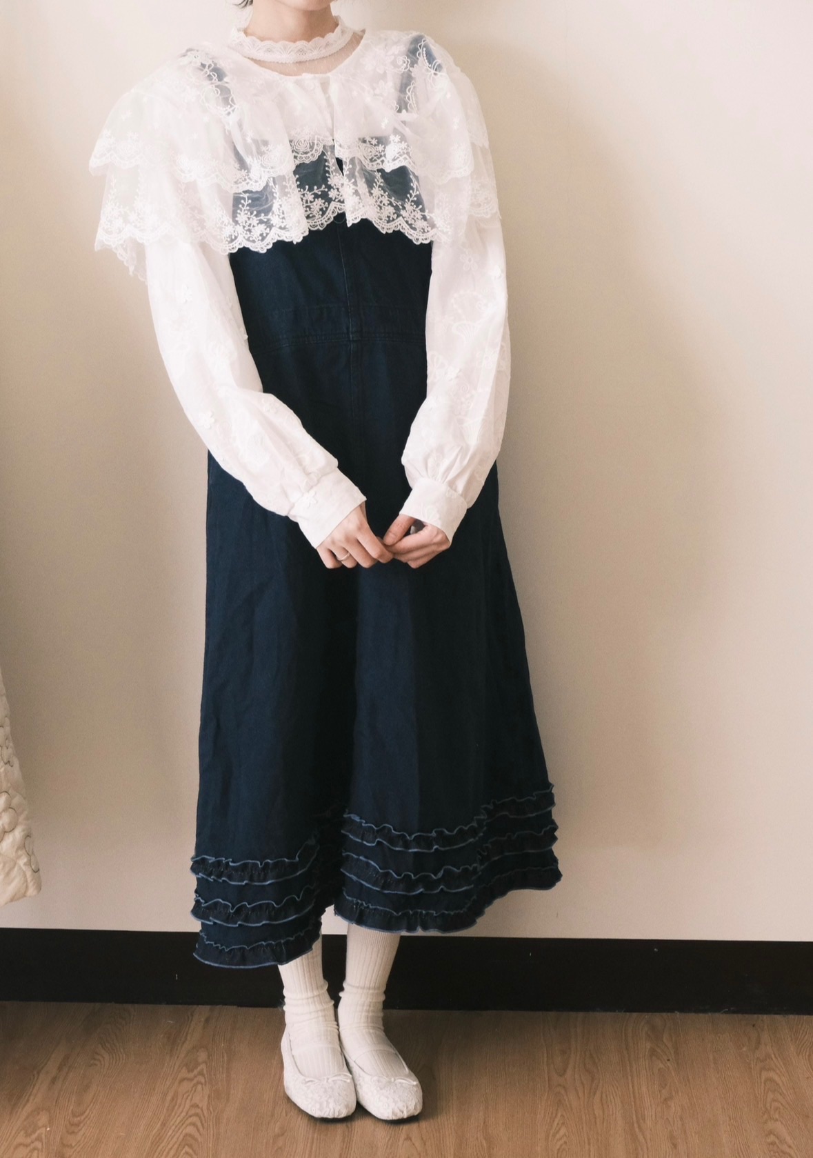 🧧-那個時鐘滴答響-（最好搭的日系花邊牛仔吊帶裙）