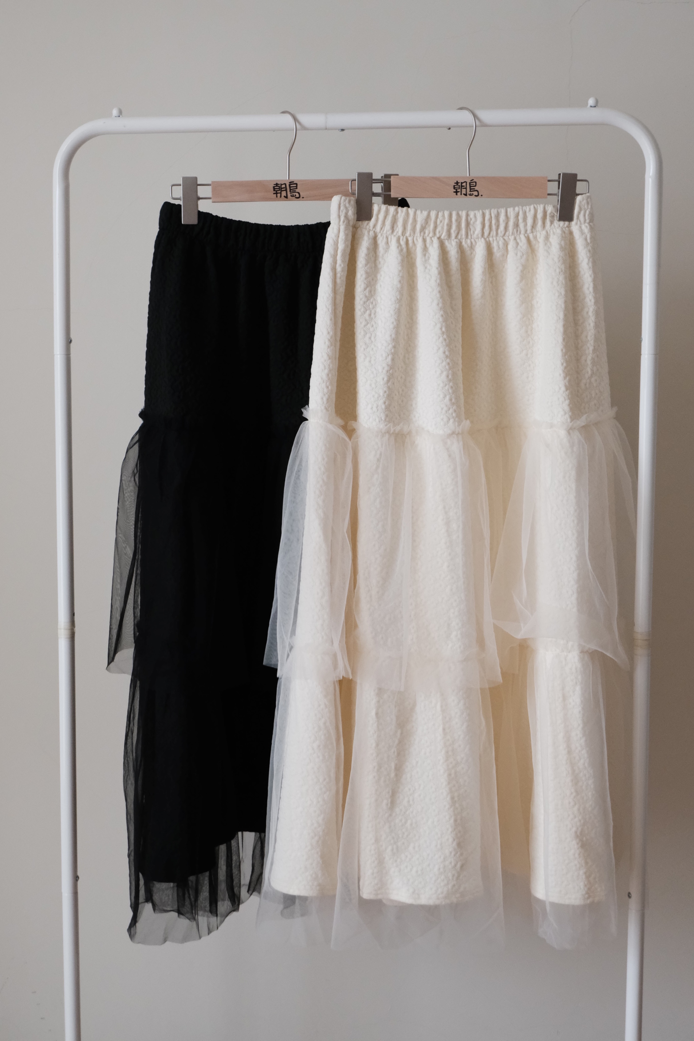 🇭🇰-玉米小花貓-（質感滿滿立體花花紋外縫柔紗半身裙）