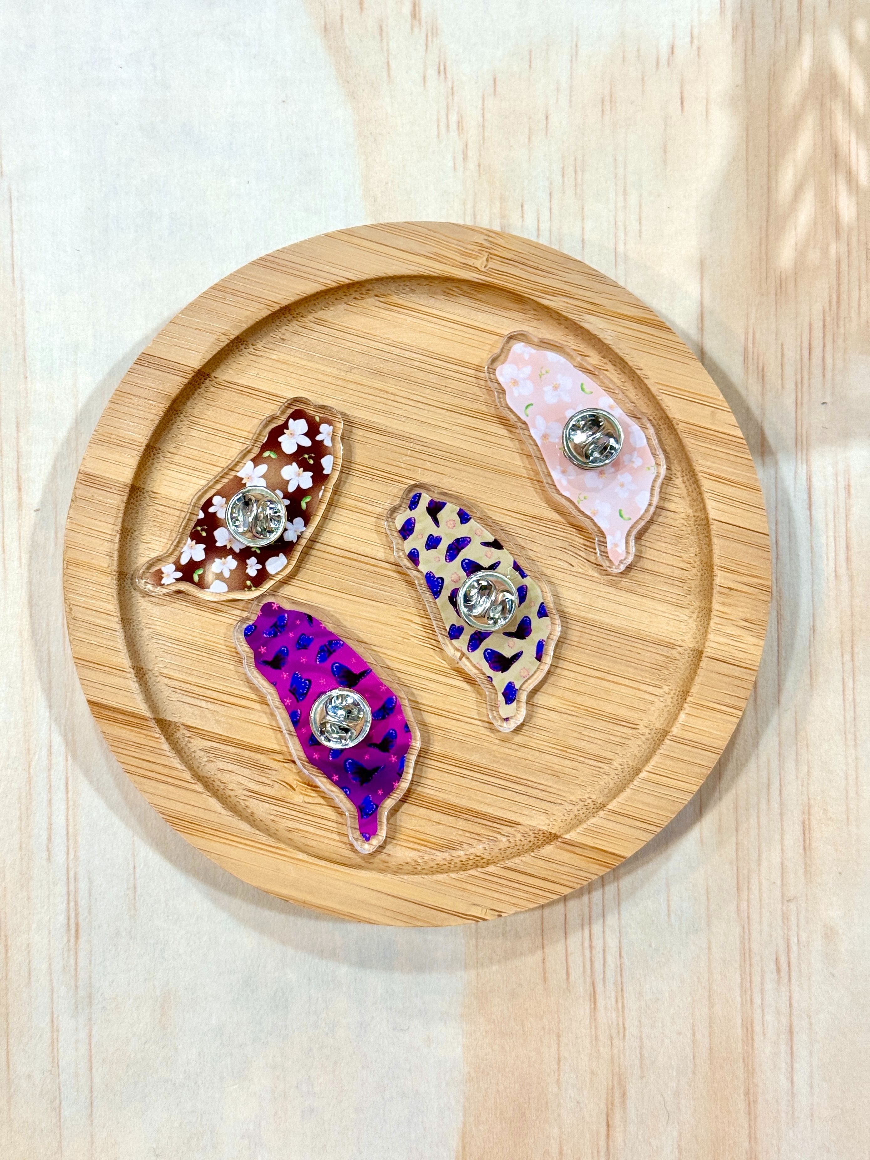 【巧妙藝手】 獨家金甘糖｜紫斑蝶｜蝴蝶蘭 印花．壓克力 別針/磁鐵/鞋扣 自由配