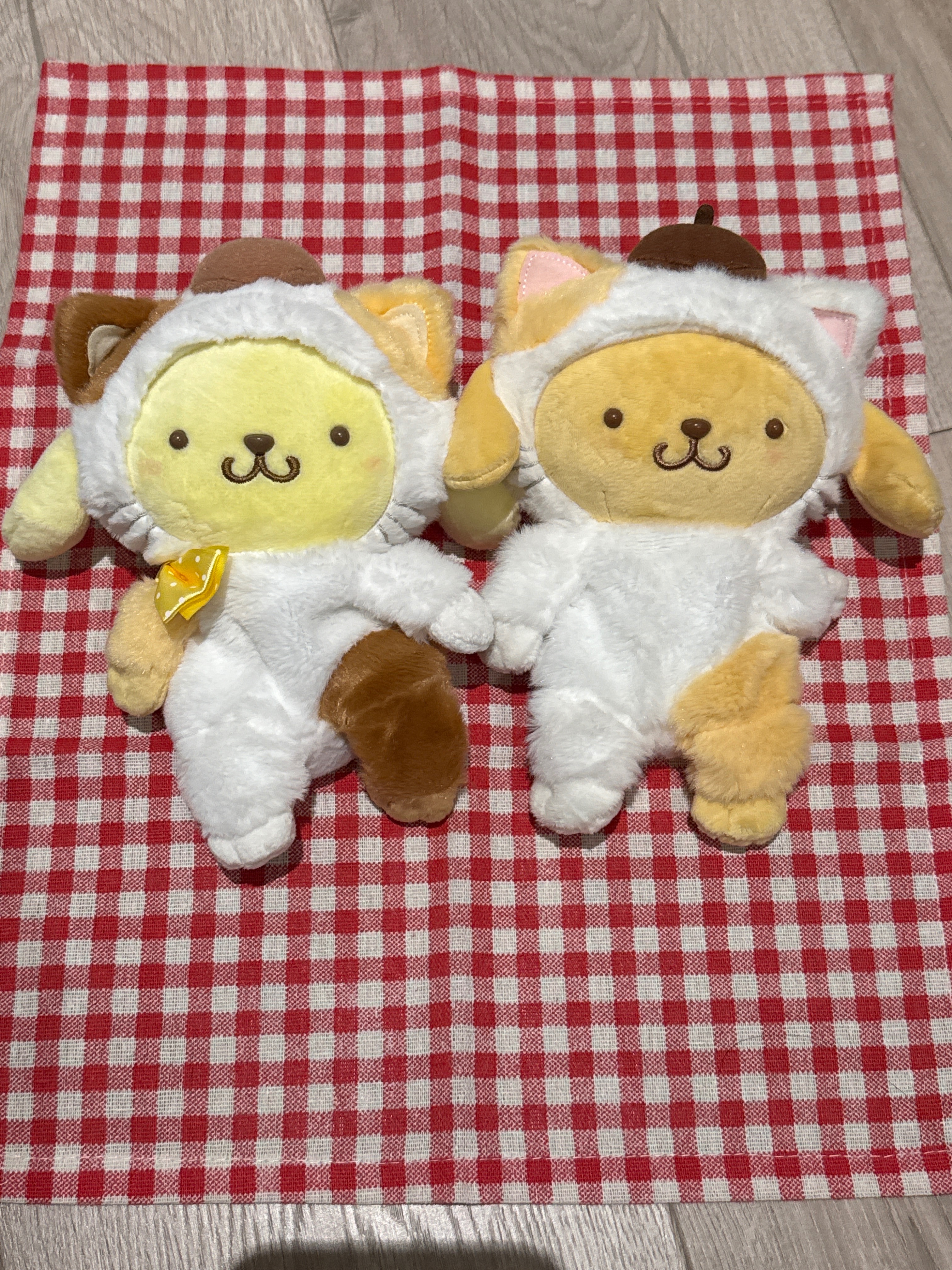 貓咪布丁狗（類似沙包類可以調整坐姿）兩隻一組無牌