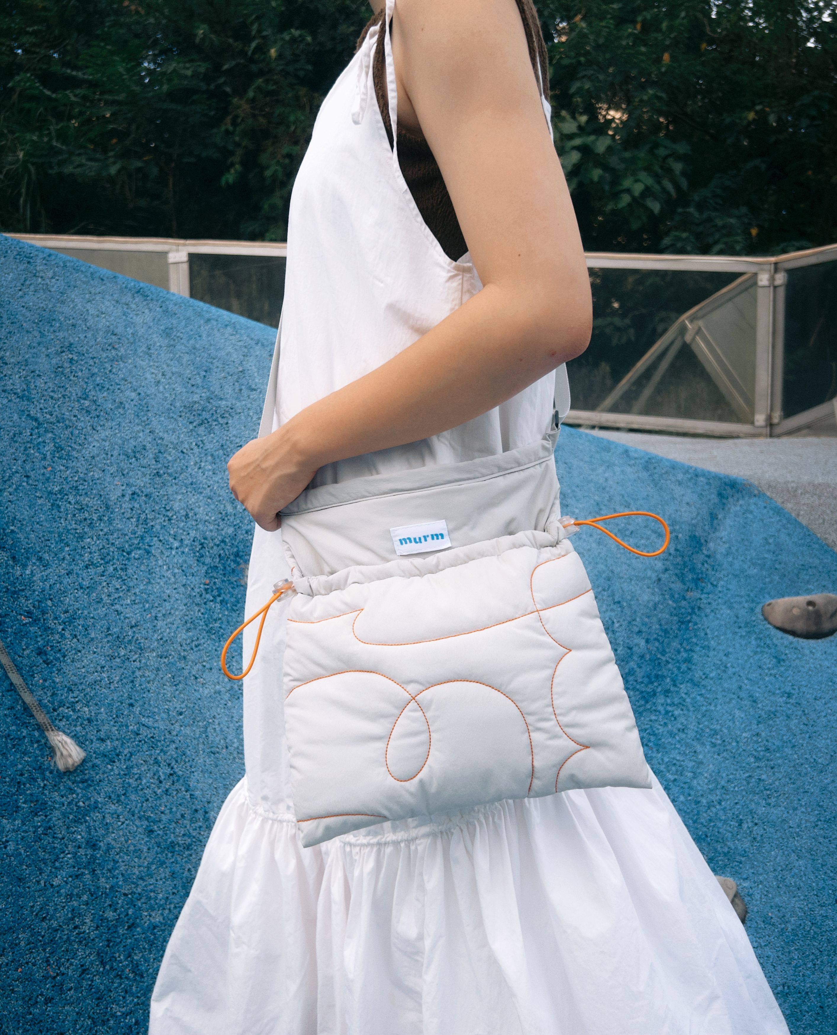 鋪棉束口側背包 - 灰 【 現貨 】