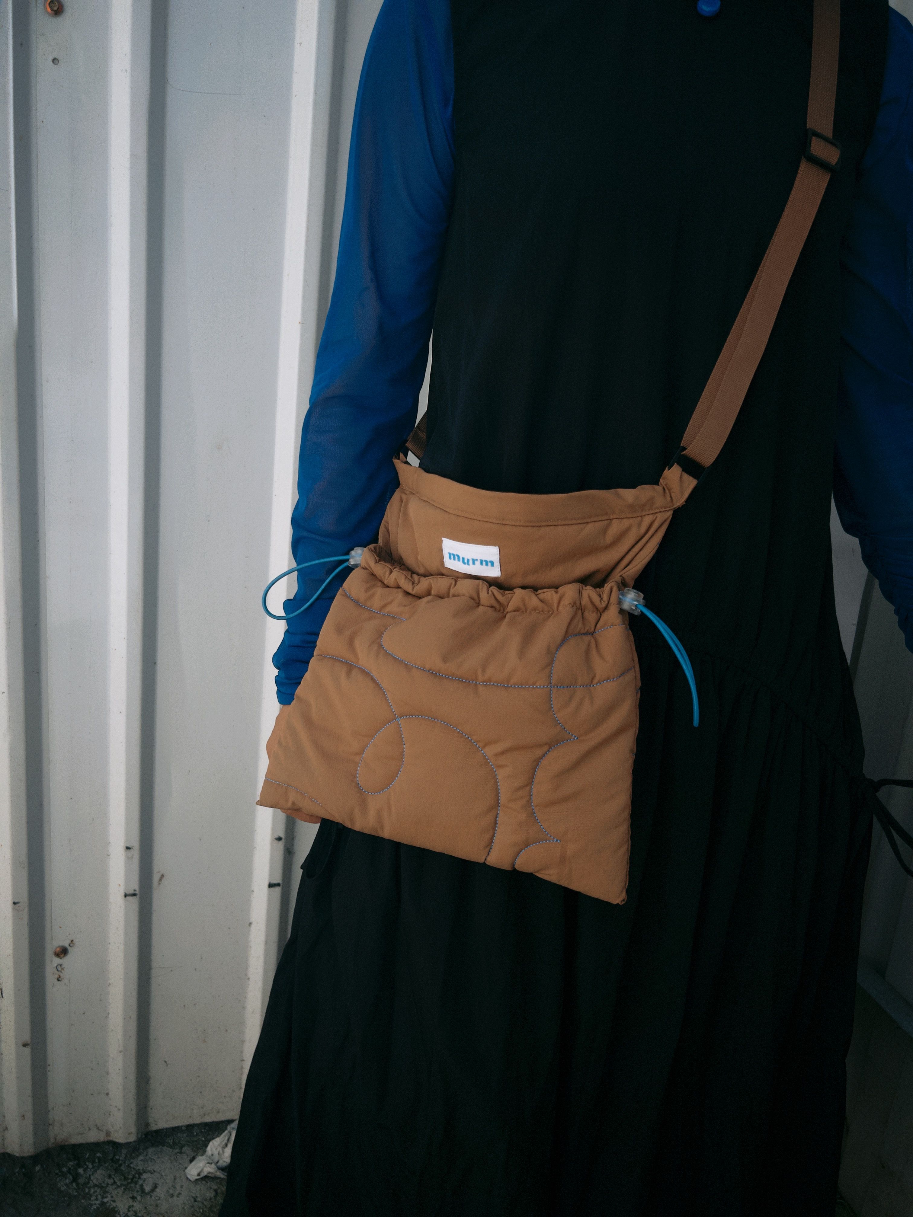 鋪棉束口側背包 - 棕色 【 現貨 】