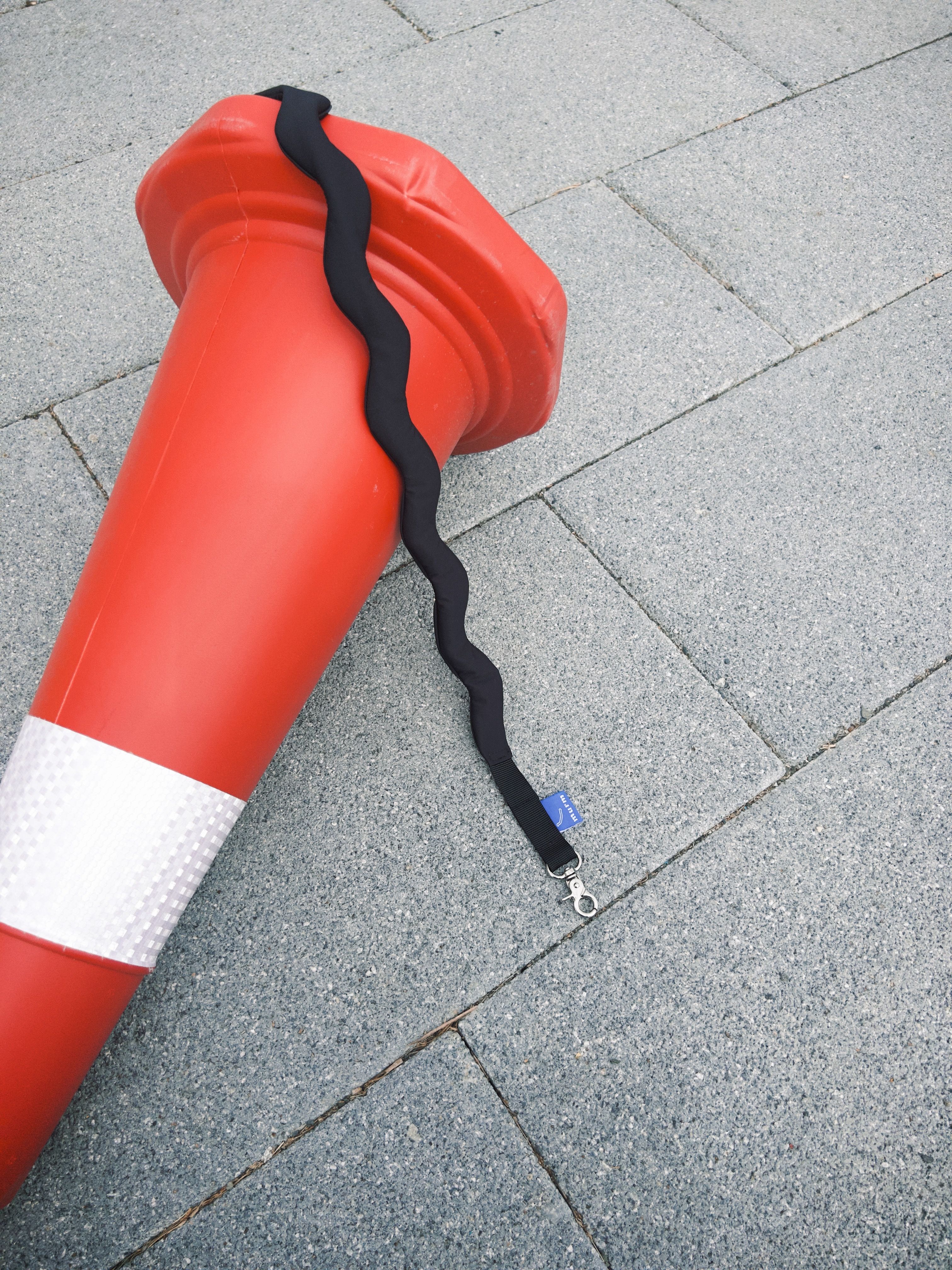 波浪鋪棉手機背帶 - 黑