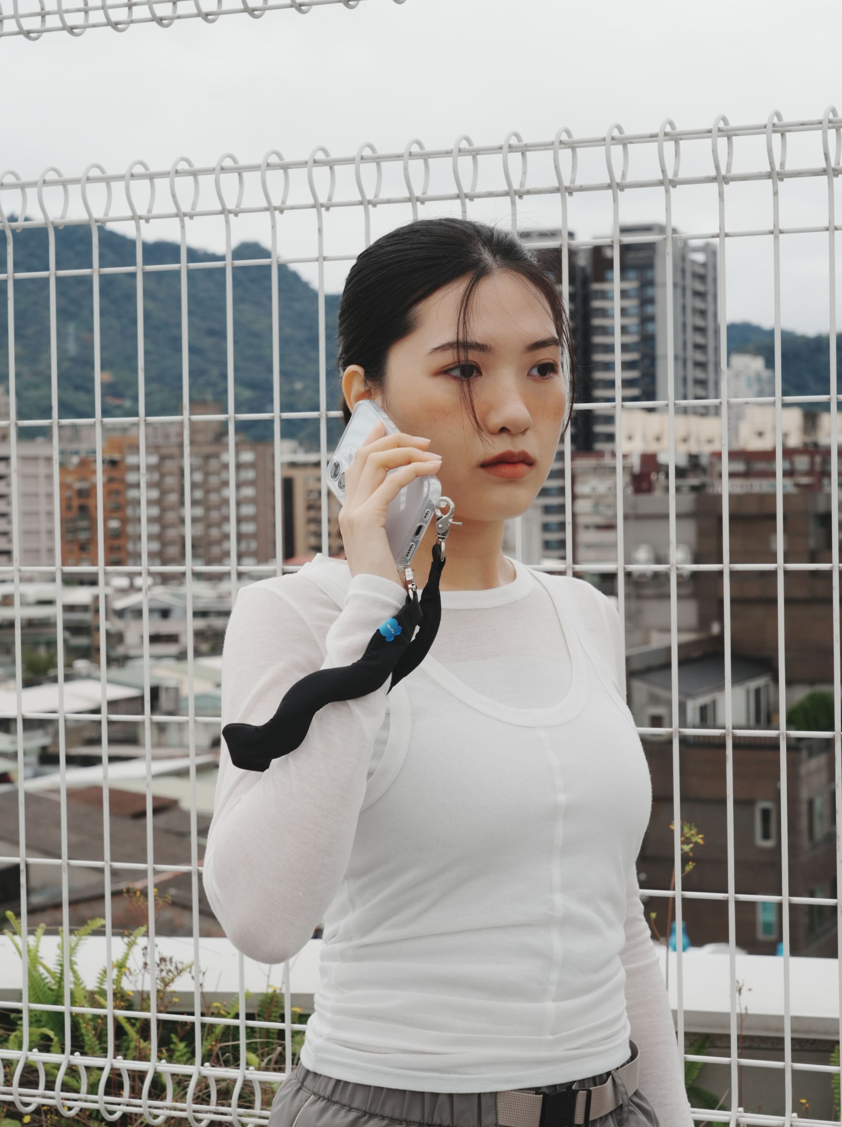 波浪手機腕繩 - 黑