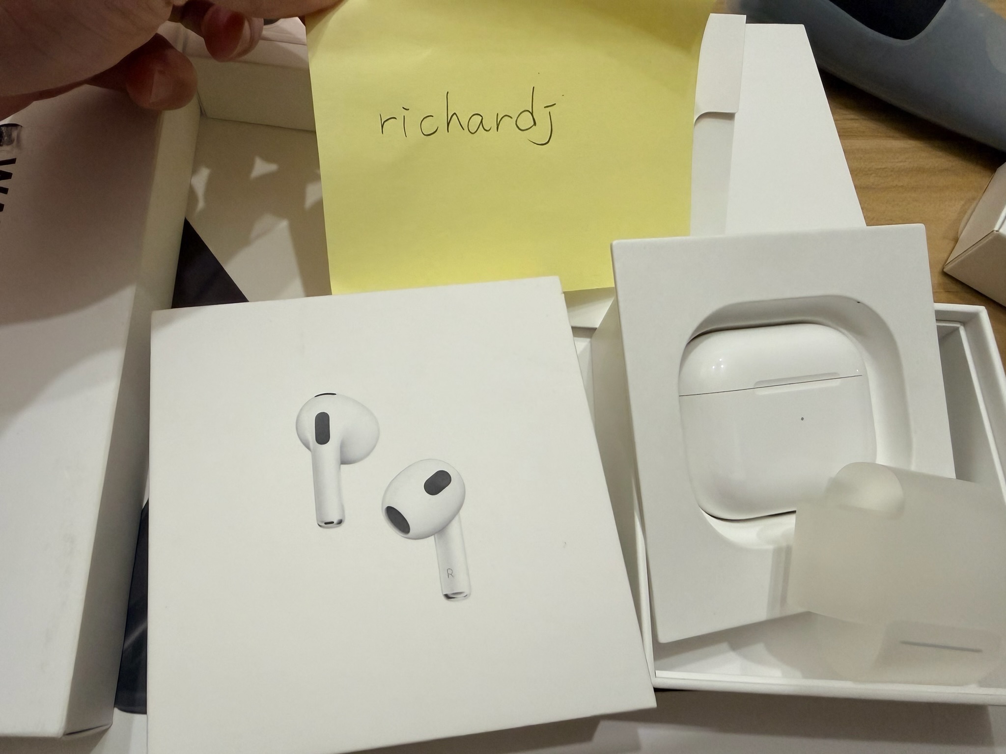 AirPods 3