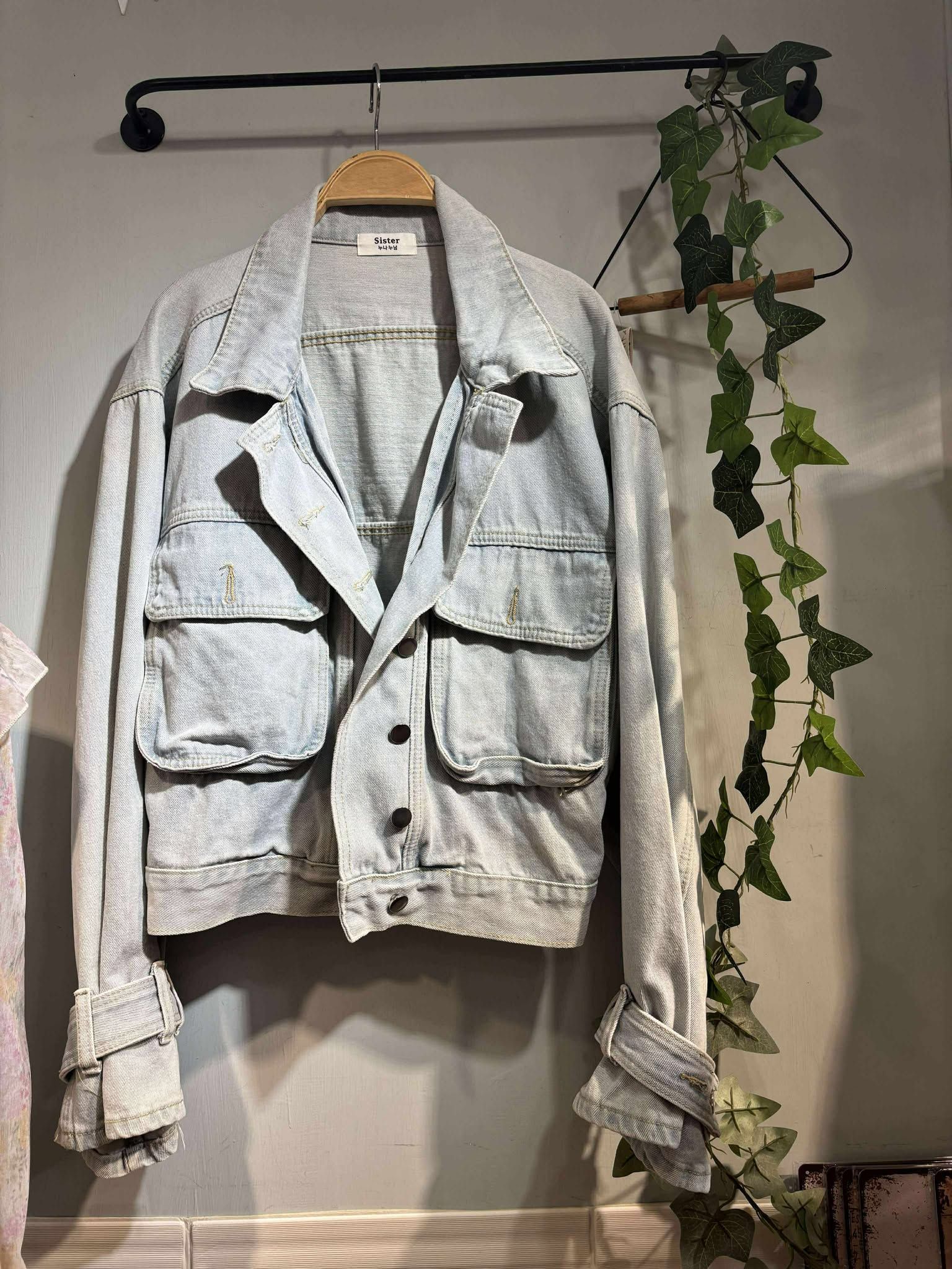 𝐍𝐄𝐖 𝐏𝐎𝐒𝐓 韓國原單重磅質感設計縮腰袖綁帶牛仔挺版外套 （現貨）