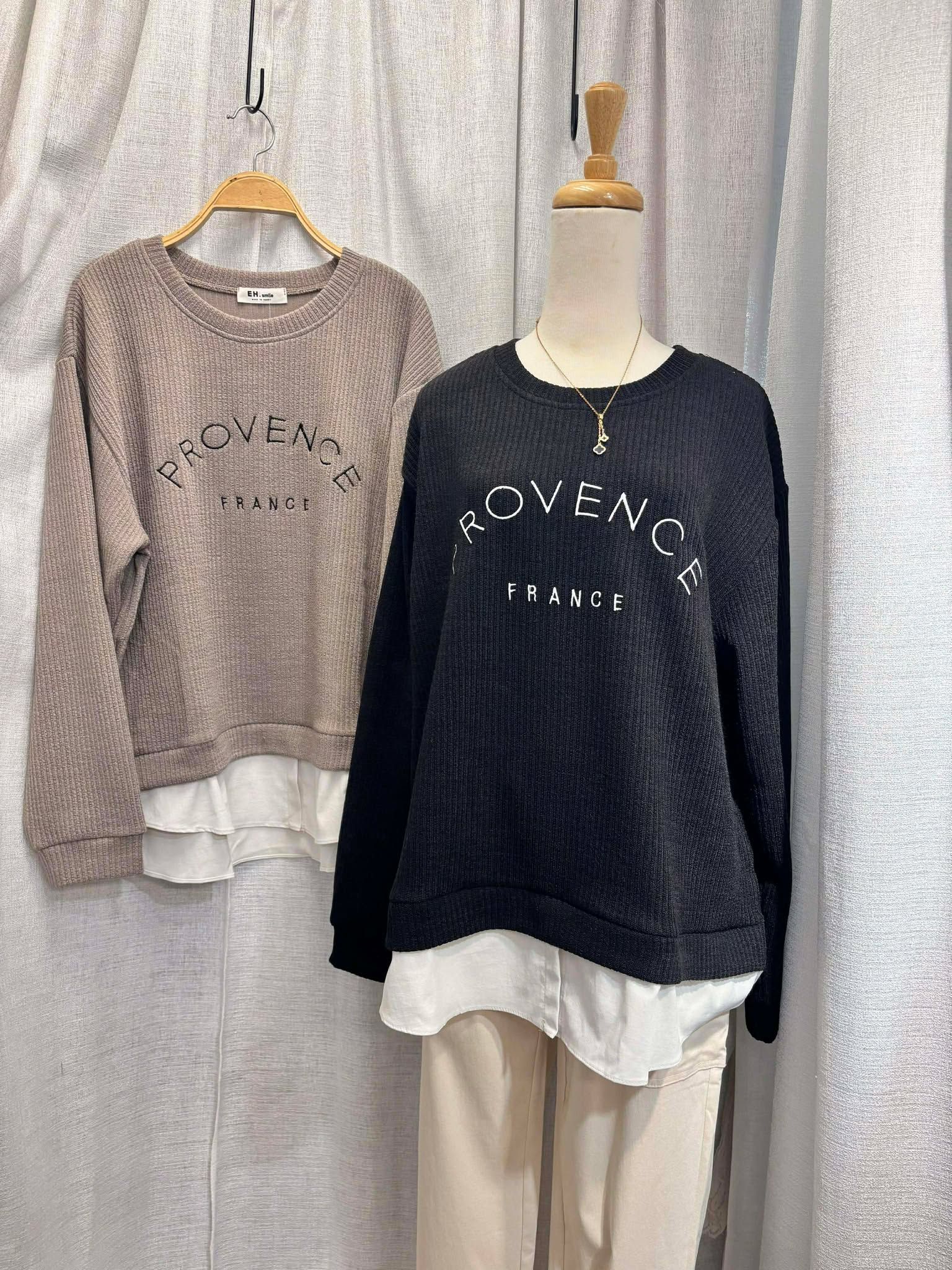 你們的菜 💕 快衝！！  韓系刺繡英文 華夫格設計假兩件長版寬鬆大學踢上衣