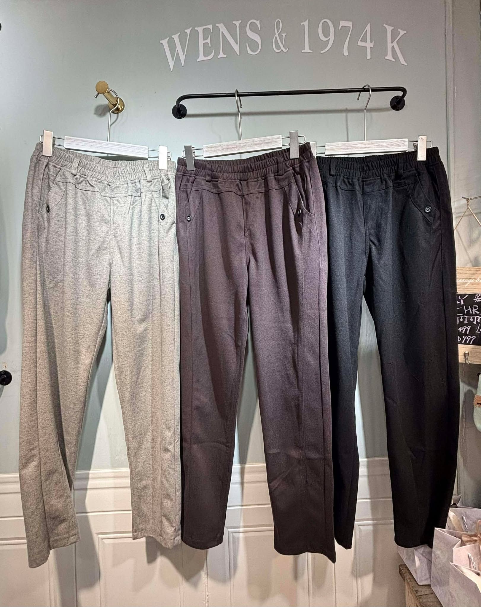 秋冬款 𝟠𝟝折 新品滿滿到貨 ✨  秋冬必備 🍂 保暖毛呢彈性假釦長褲