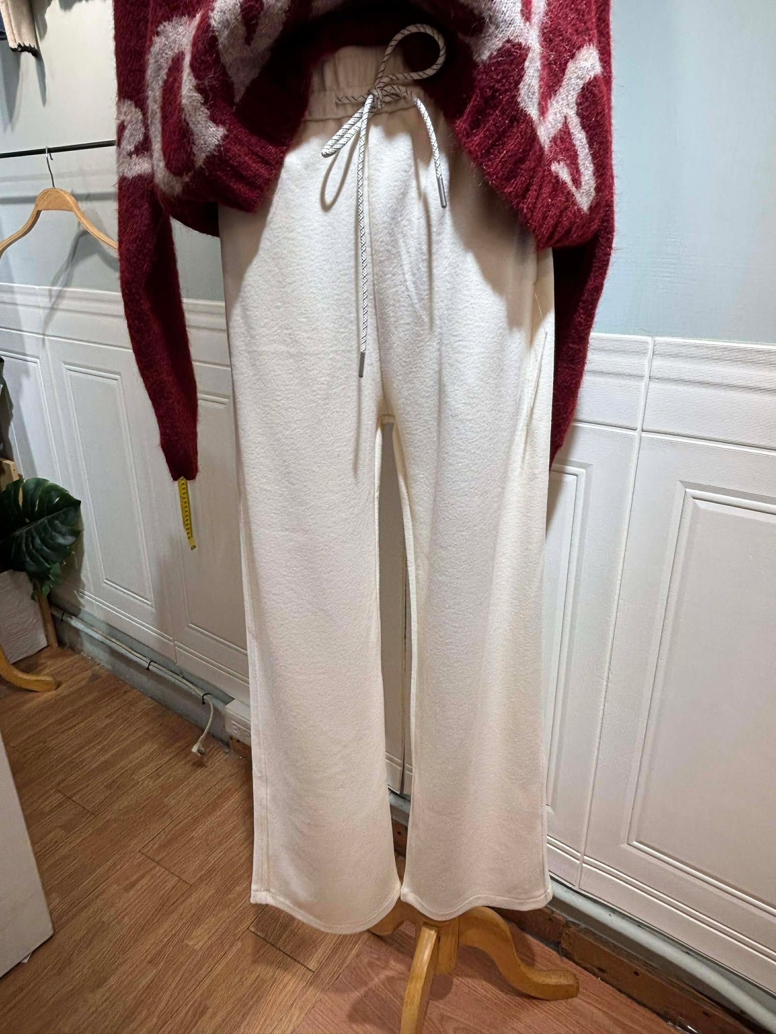 秋冬款 𝟠𝟝折 專櫃款- 厚磅挺版毛呢長直筒寬褲 （完全不透款） #有口袋