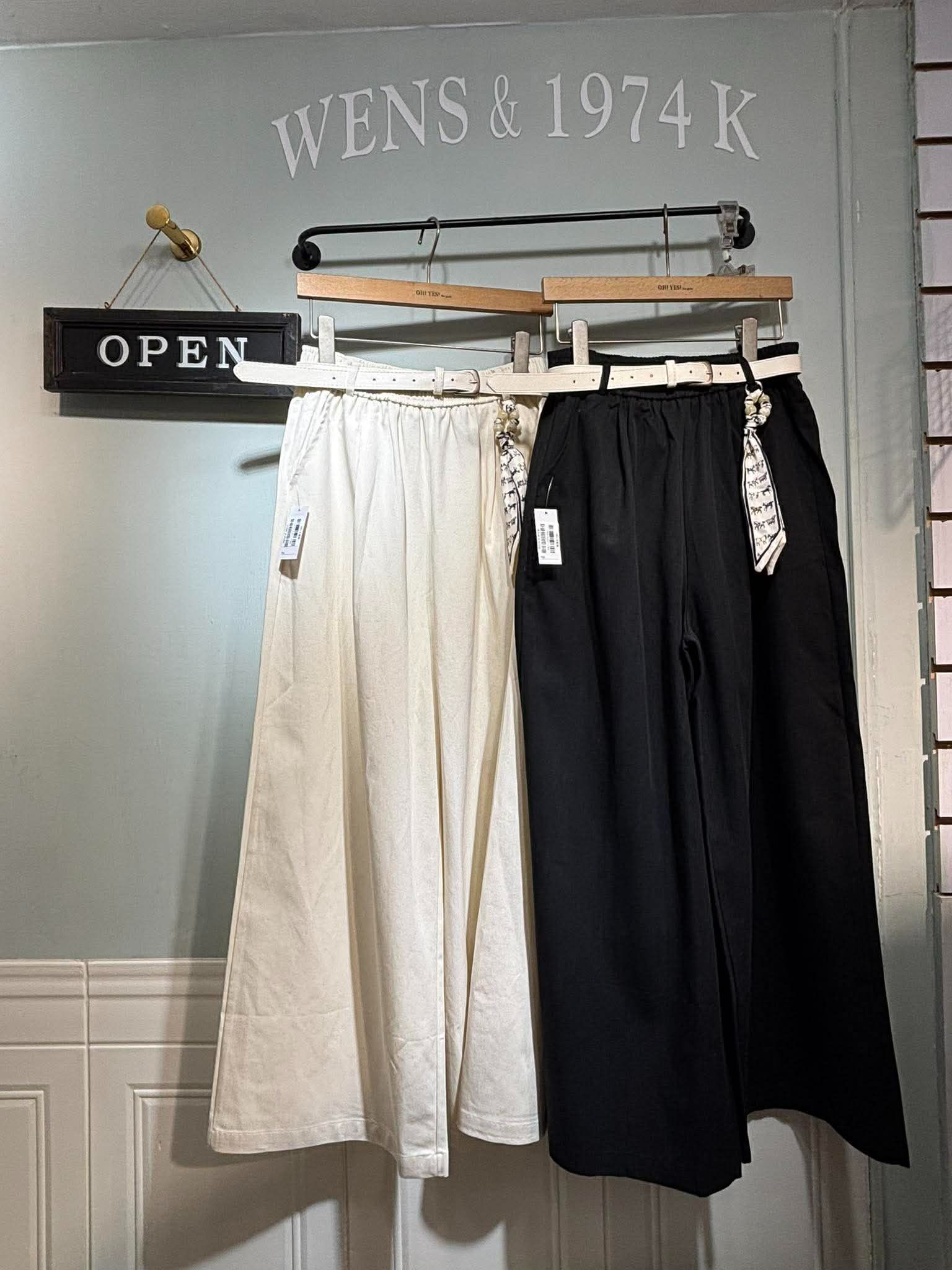 ✨ ℳ𝒶𝓇𝒸𝒽 ~  春夏新款～    重磅登場 📣 韓系質感斜紋布小馬吊飾彈性寬褲