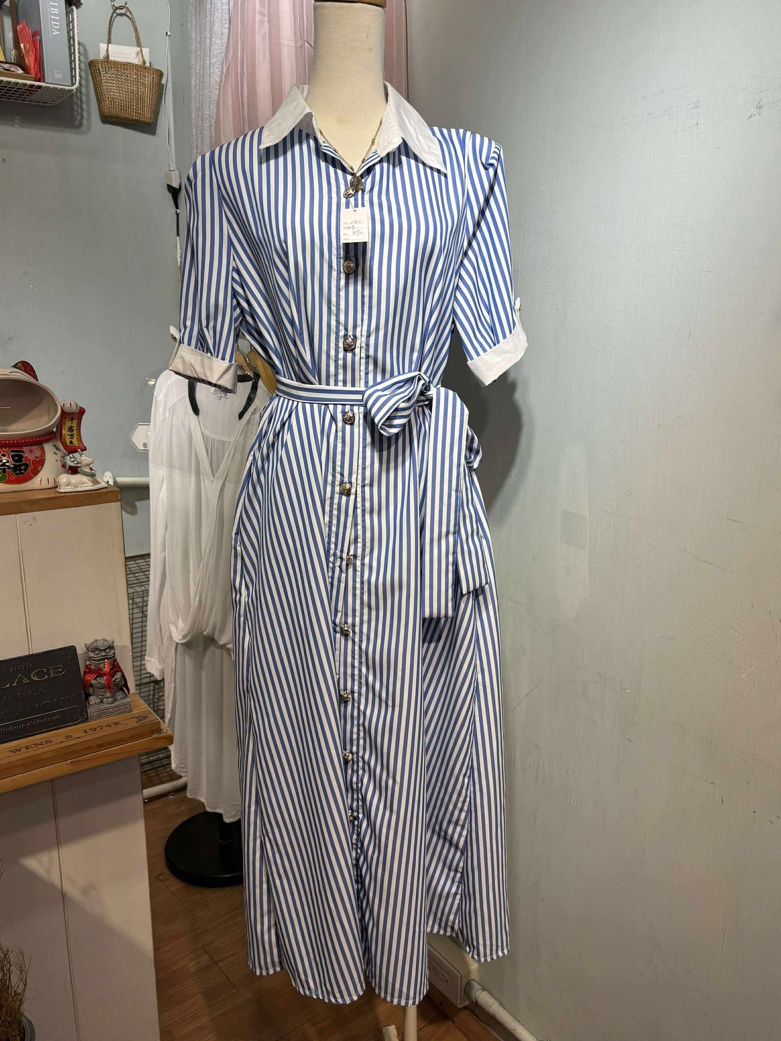 ✨ 𝐨𝐧𝐥𝐢𝐧𝐞 𝐩𝐫𝐢𝐜𝐞 網路限定 ✨ 韓系翻領直條洋裝 （襯衫料） ✨