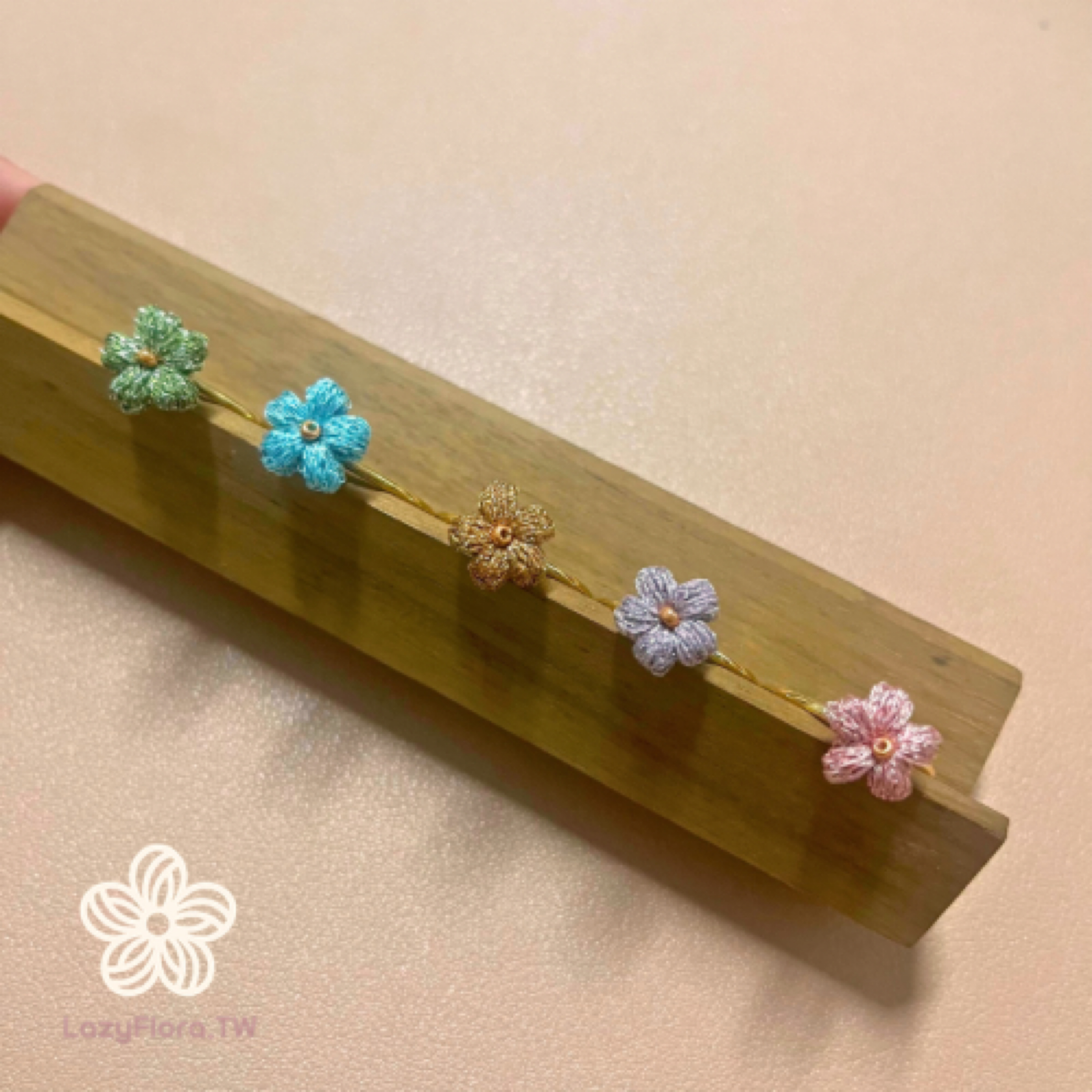 微鉤/旋轉閃亮亮泡芙花戒指