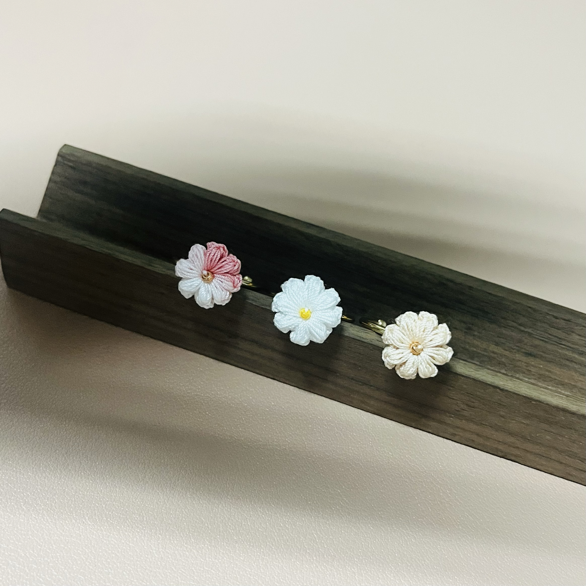 奶油泡芙小雛菊旋轉戒指