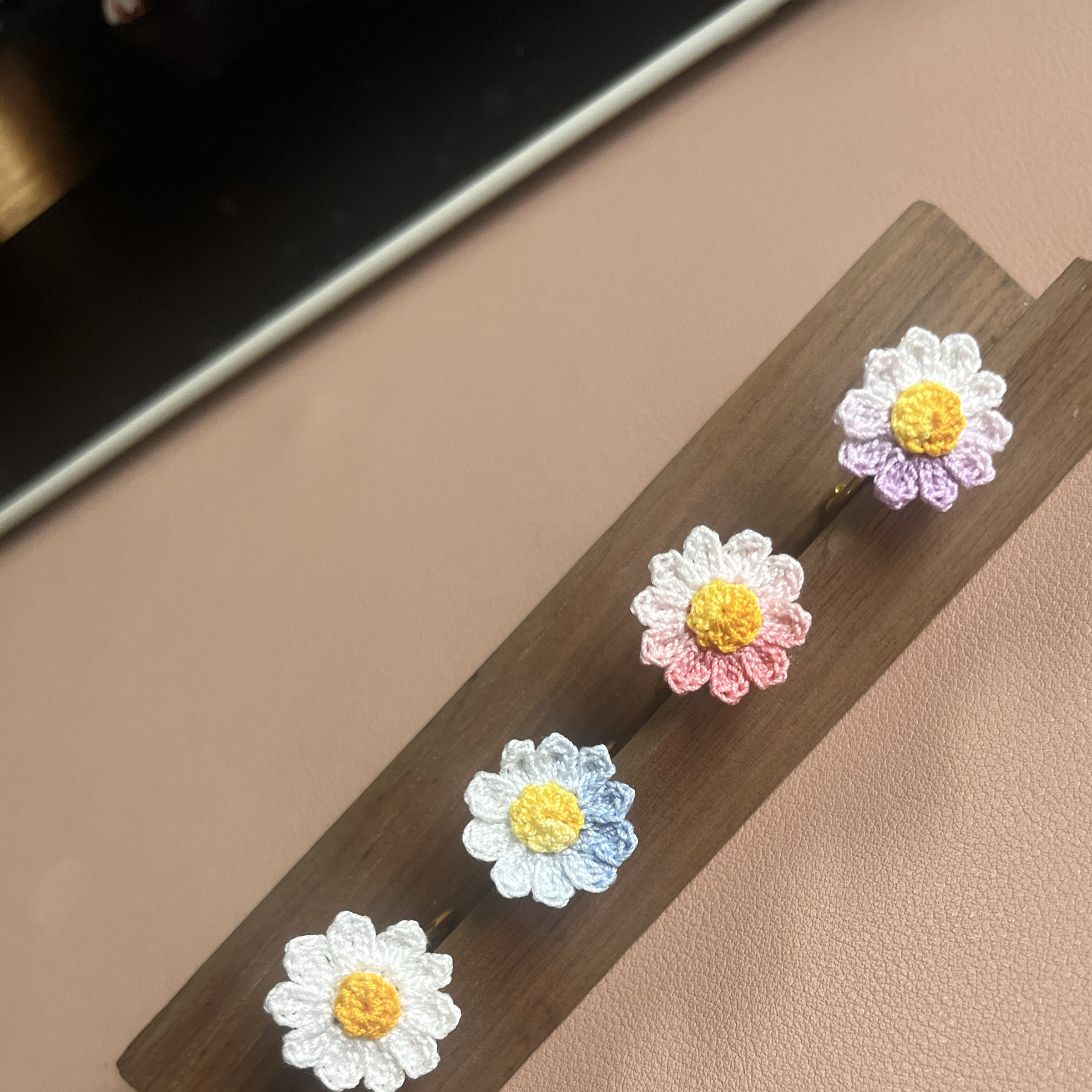 微鉤瑪格麗特旋轉戒指
