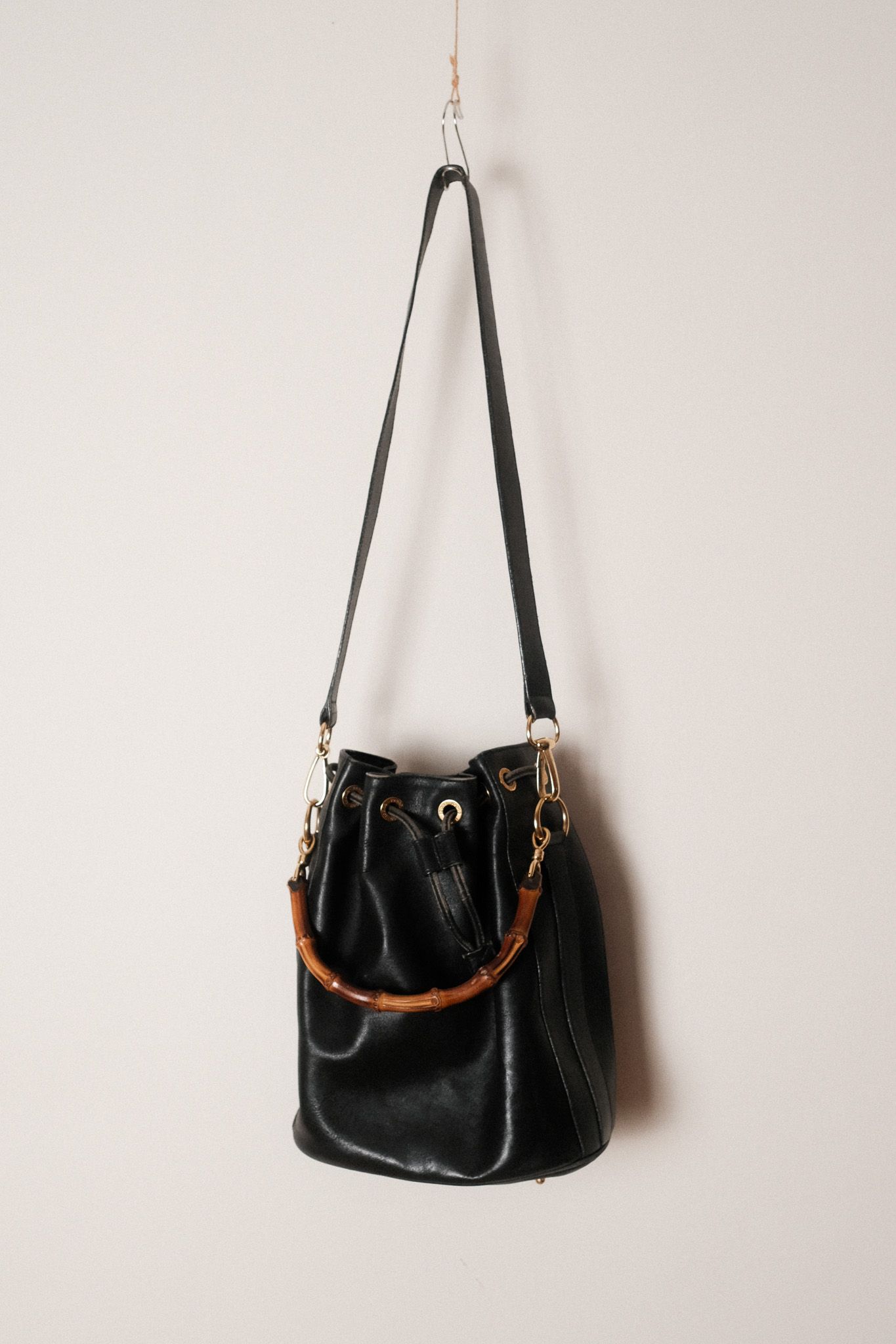 Gucci黑色竹節肩背包