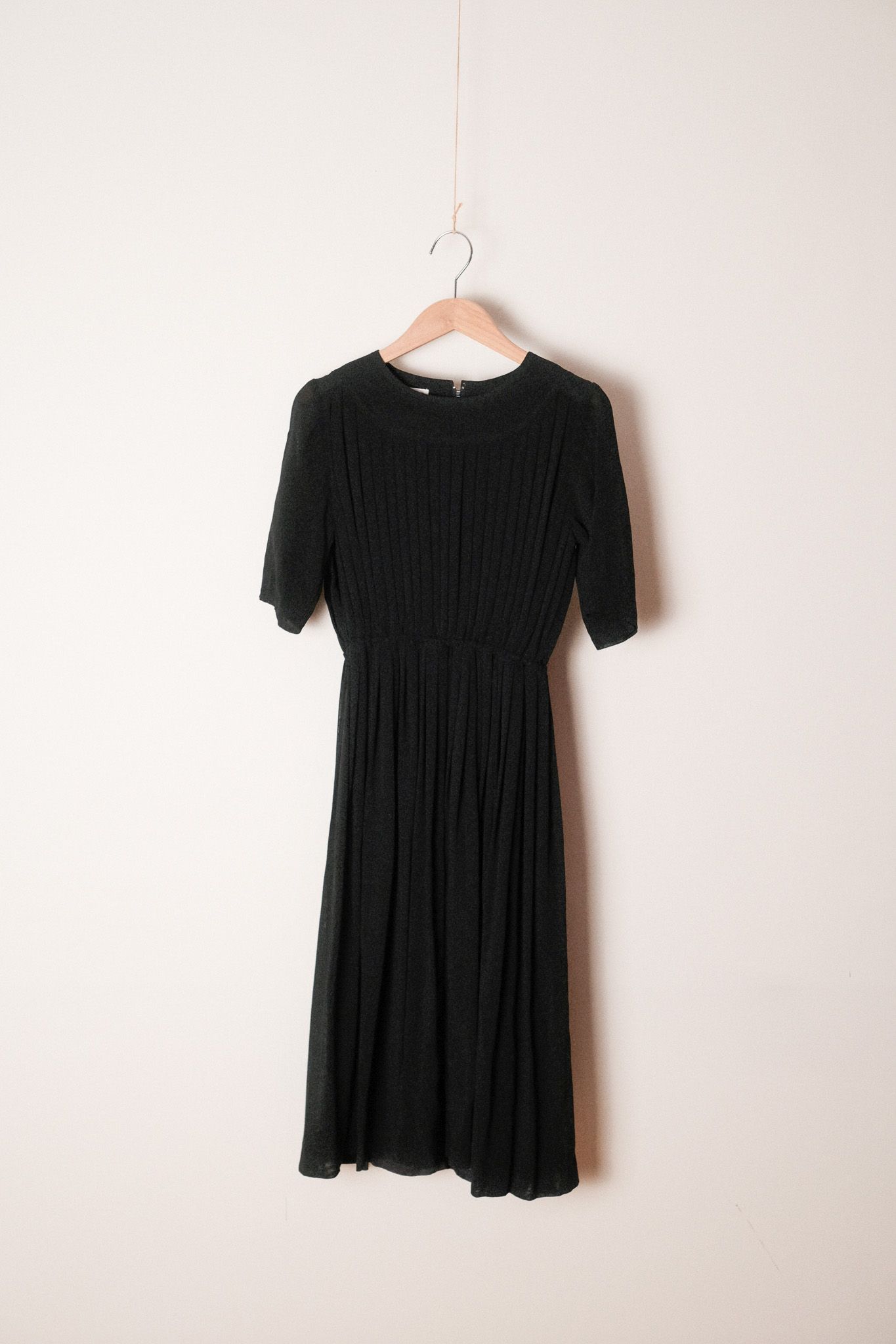 emanuel ungaro法國黑色麻紗細摺連身裙