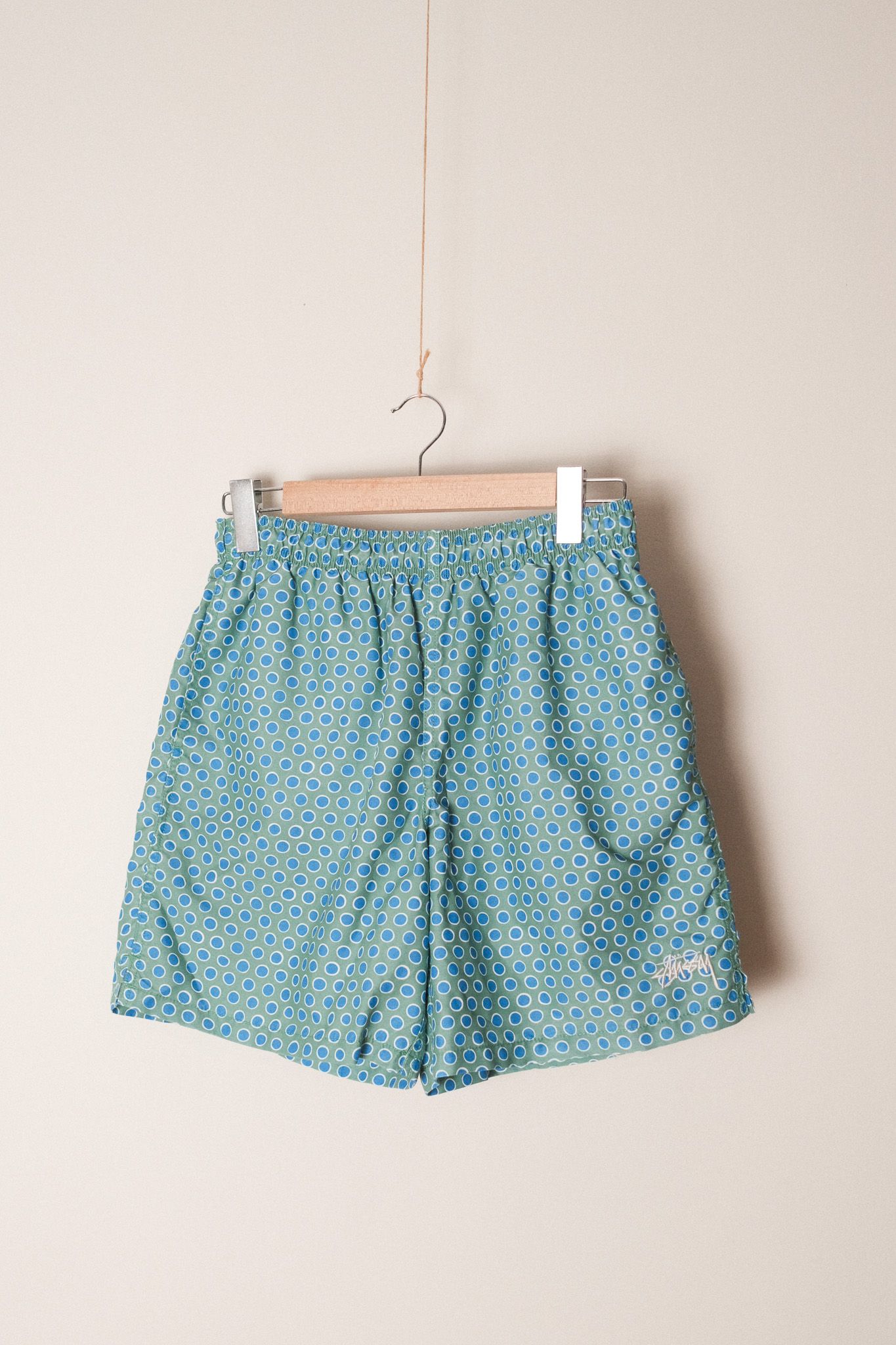 Stussy花俏圓點海灘短褲