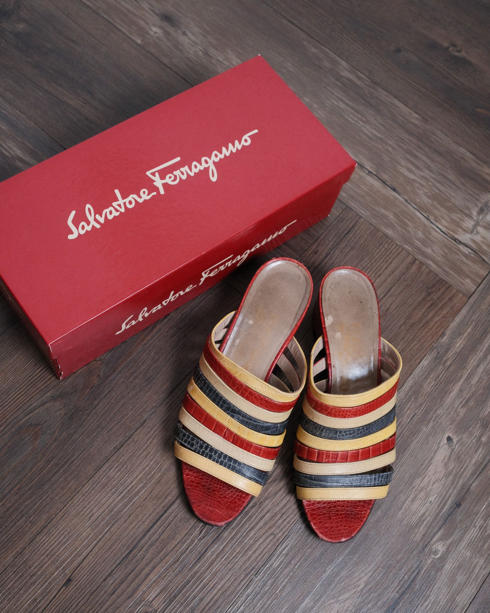 Salvatore Ferragamo義大利製彩色鞋面涼拖鞋