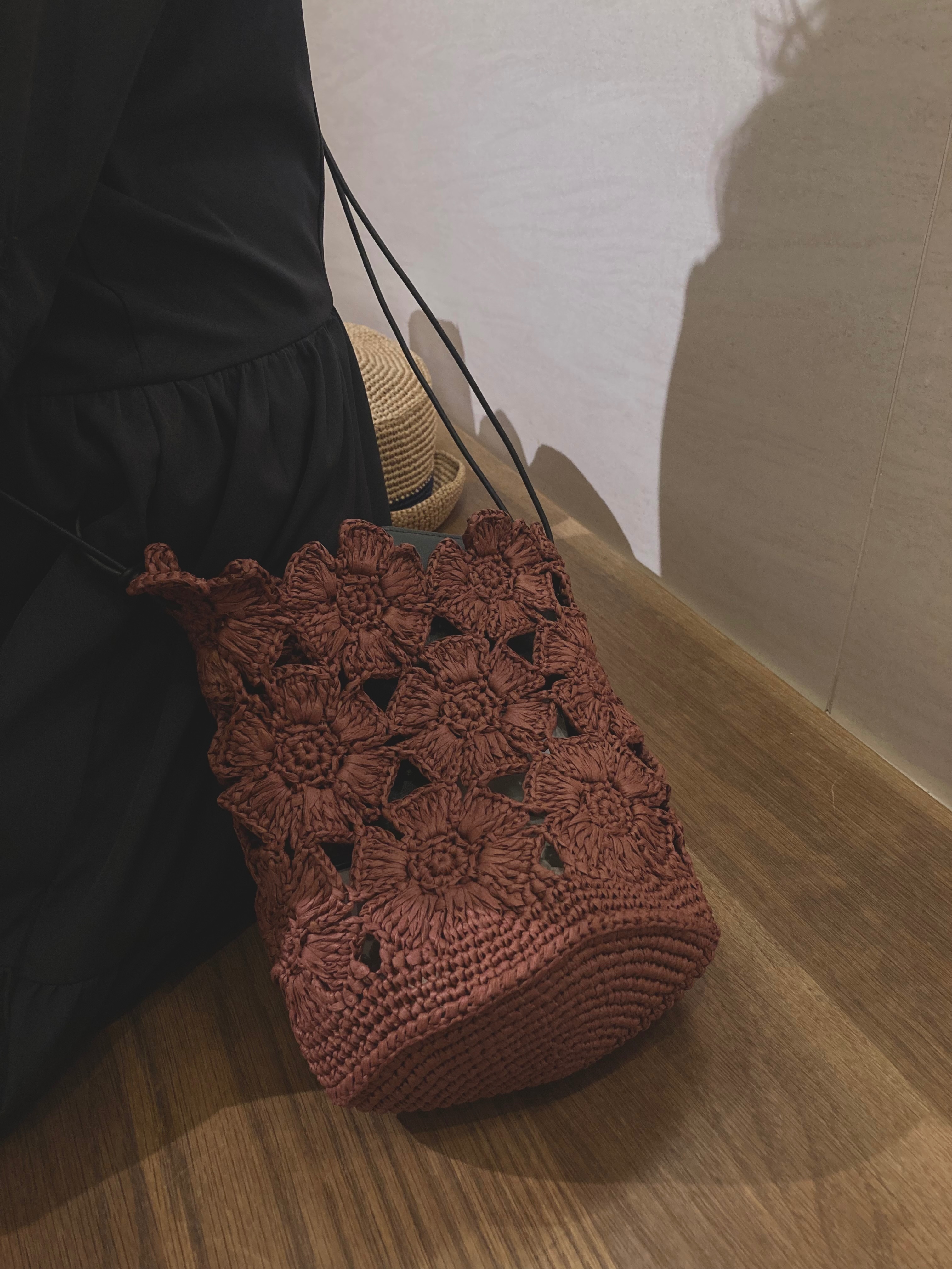 《法式鳳梨花水桶包》