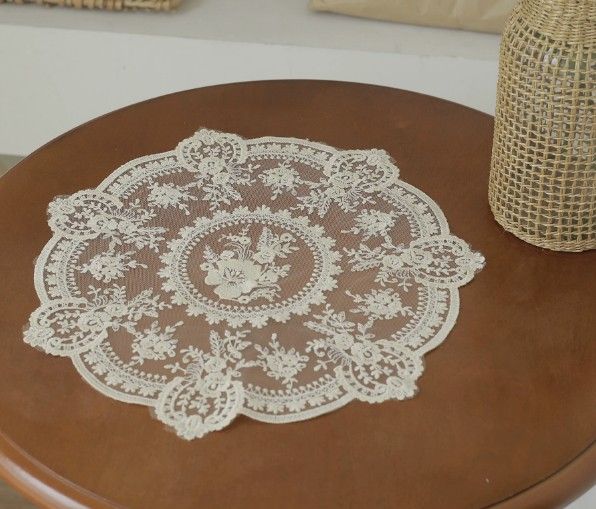 蕾絲花紋圓形擺飾布