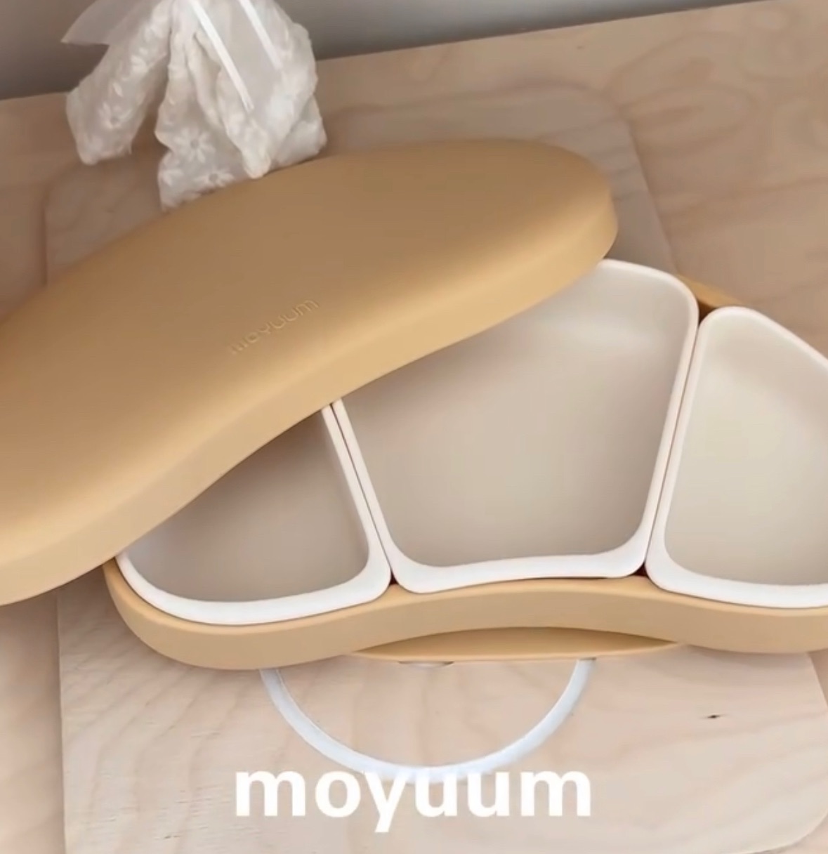 韓國Moyuum可頌白金矽膠餐盤