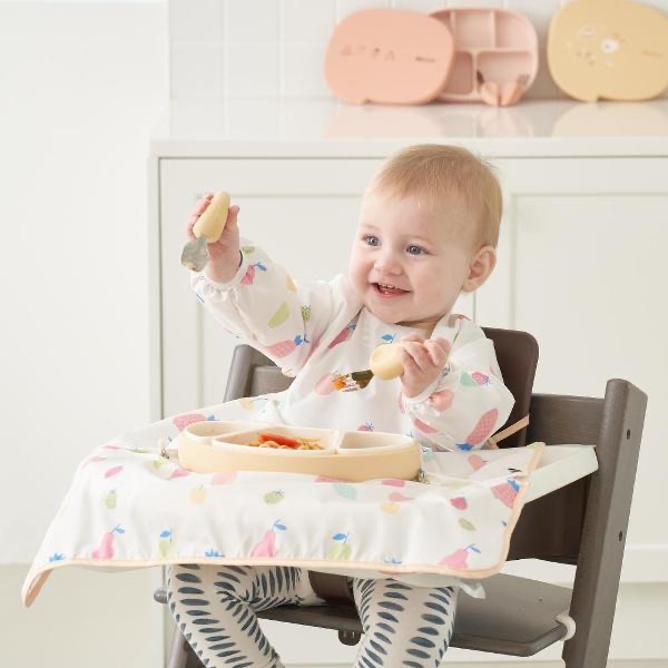 韓國 moyuum 一體式防水圍兜